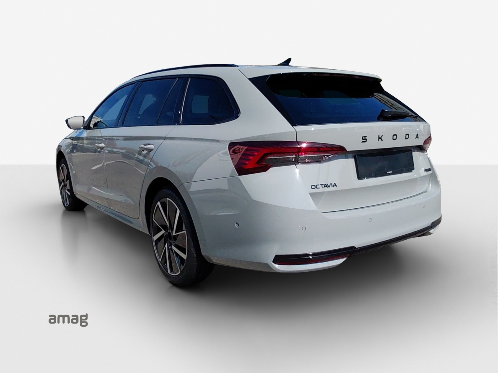 SKODA Octavia Combi 1.5 TSI mHEV DSG Sport Line-image-2