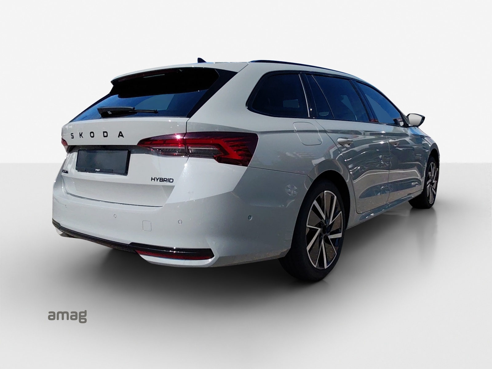 SKODA Octavia Combi 1.5 TSI mHEV DSG Sport Line-image-4