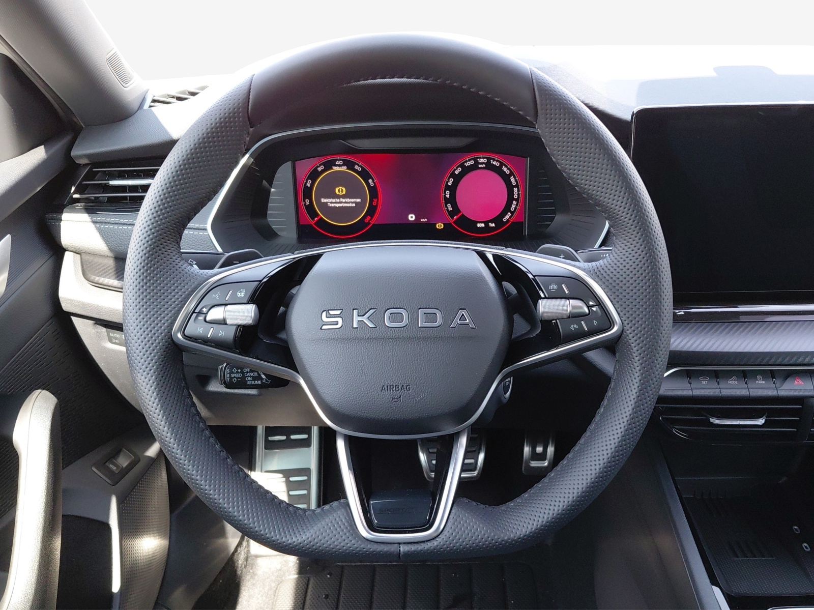 SKODA Octavia Combi 1.5 TSI mHEV DSG Sport Line-image-9
