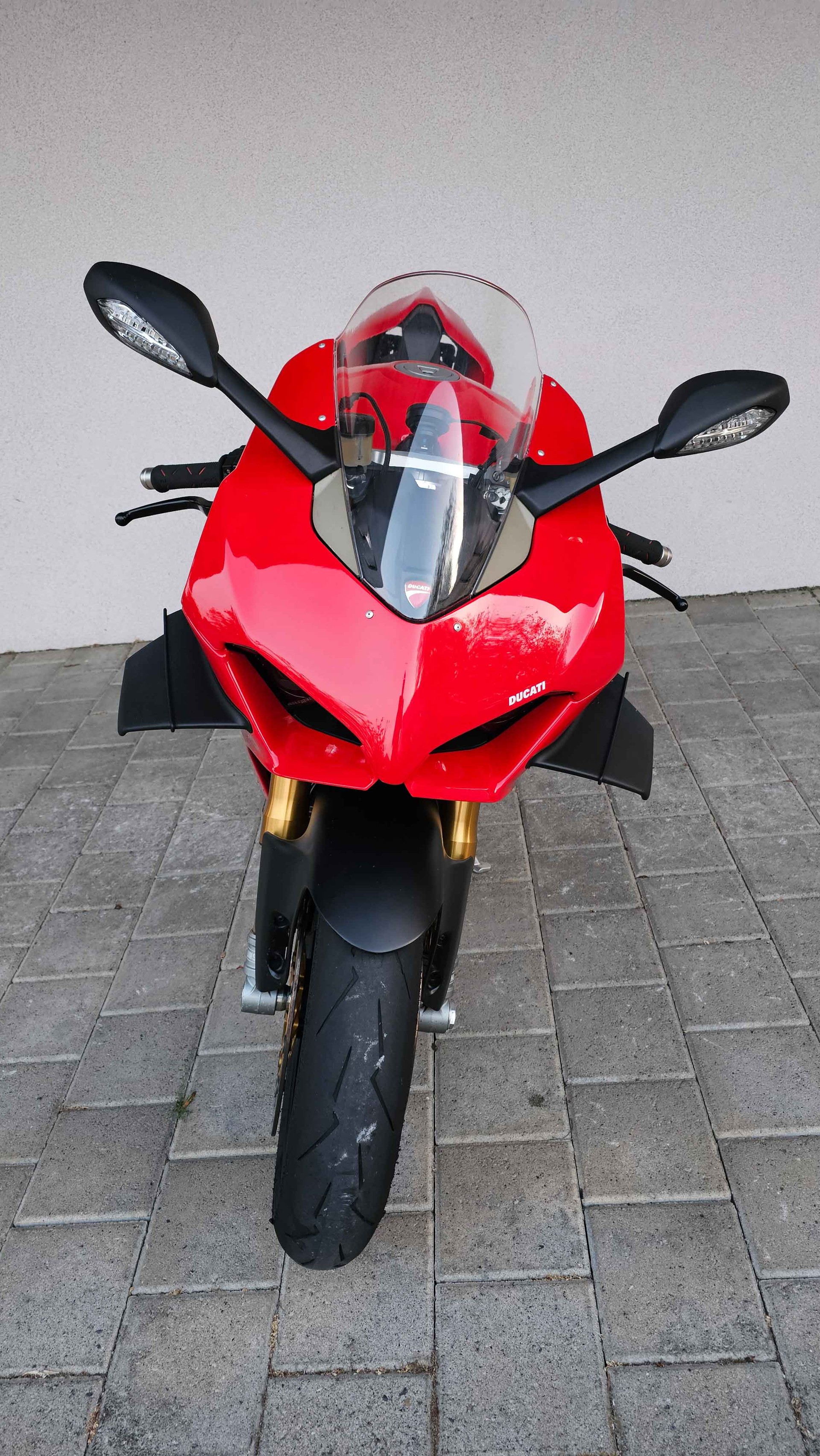 DUCATI Panigale 1103 V4 S-showroom-element-2