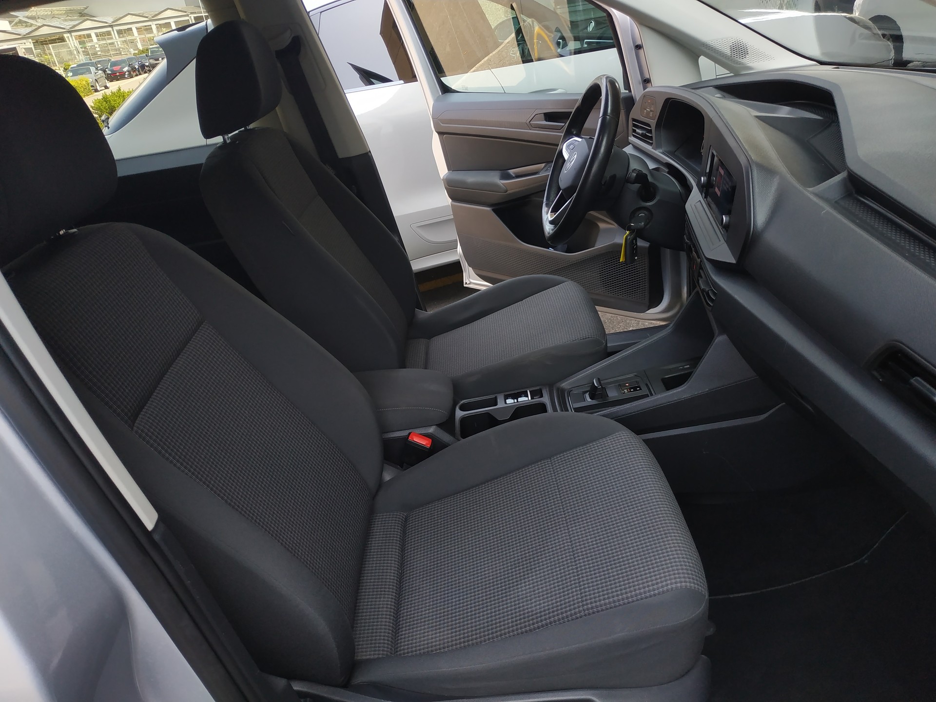 VW Caddy 2.0 TDI Liberty DSG Automat-image-13