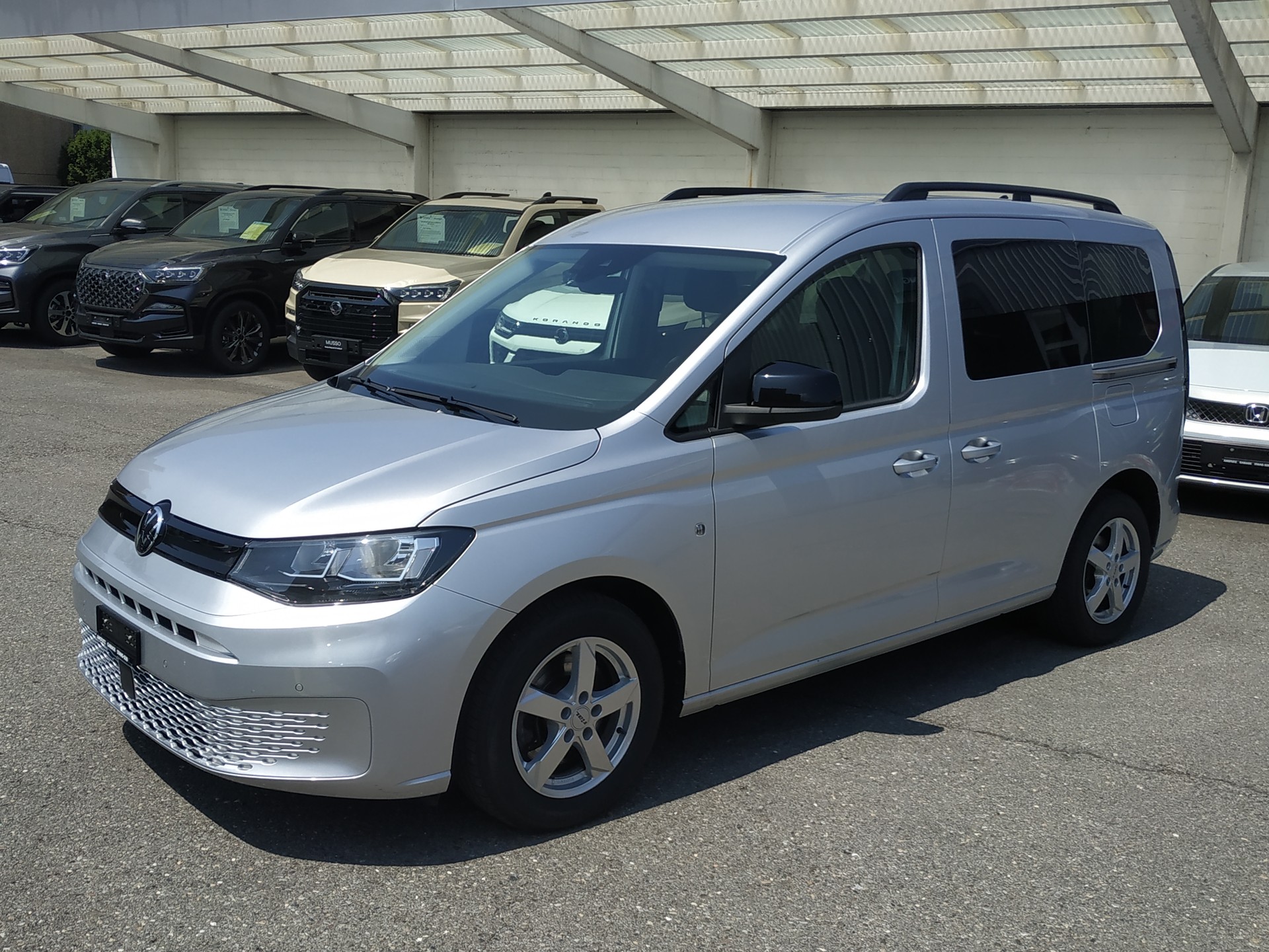 VW Caddy 2.0 TDI Liberty DSG Automat-image-2