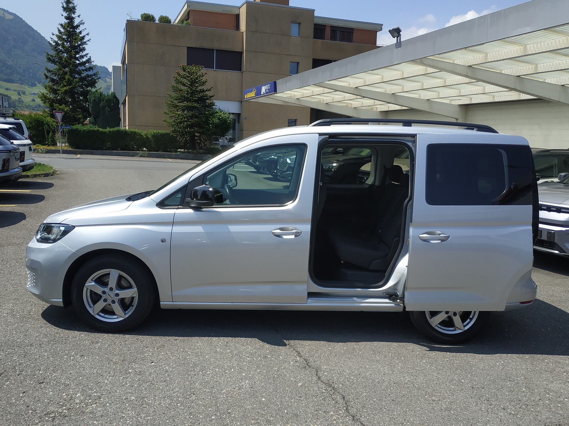 VW Caddy 2.0 TDI Liberty DSG Automat-image-6