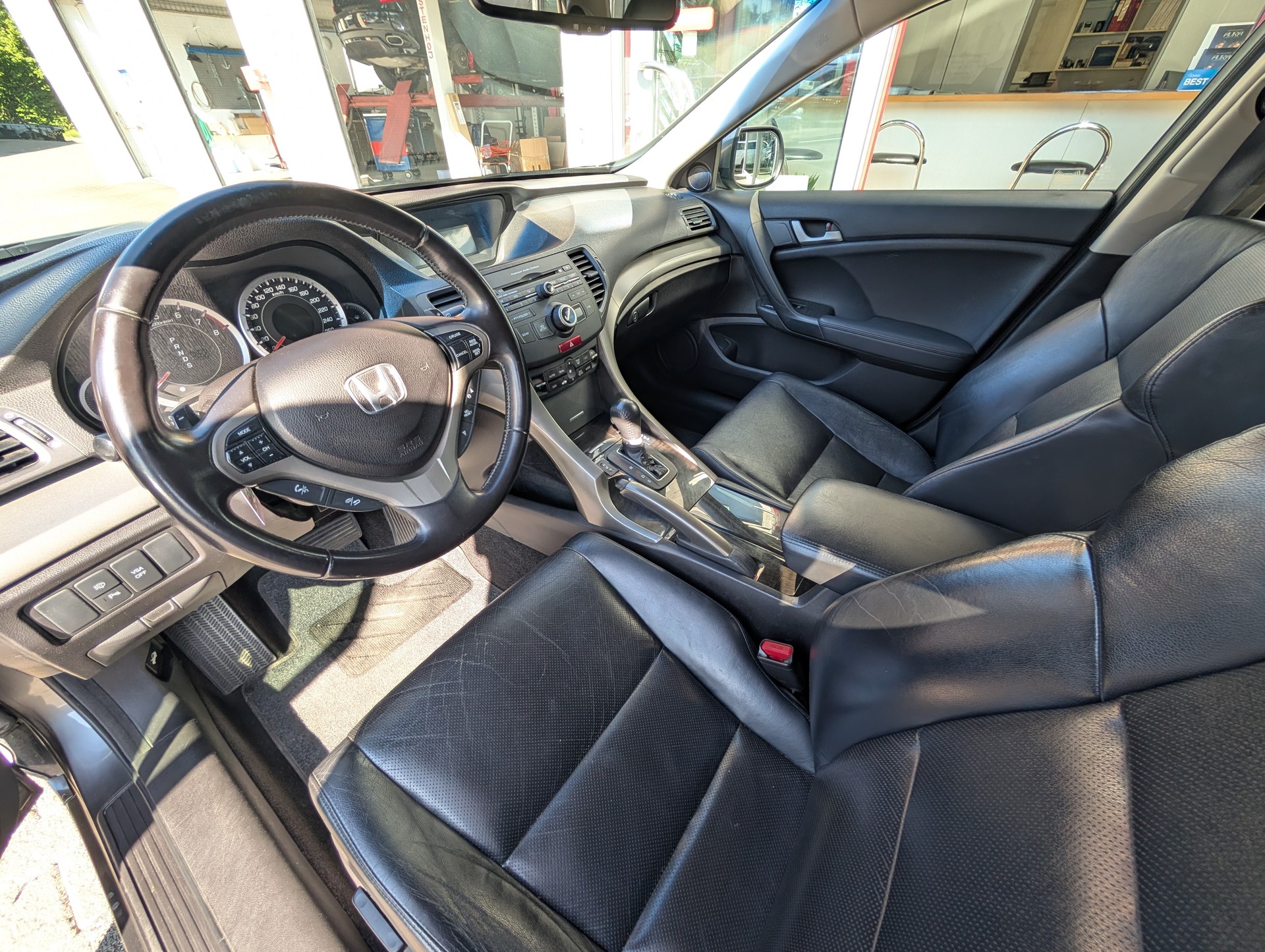 HONDA Accord Tourer 2.4i 16V Executive Automatic-image-12