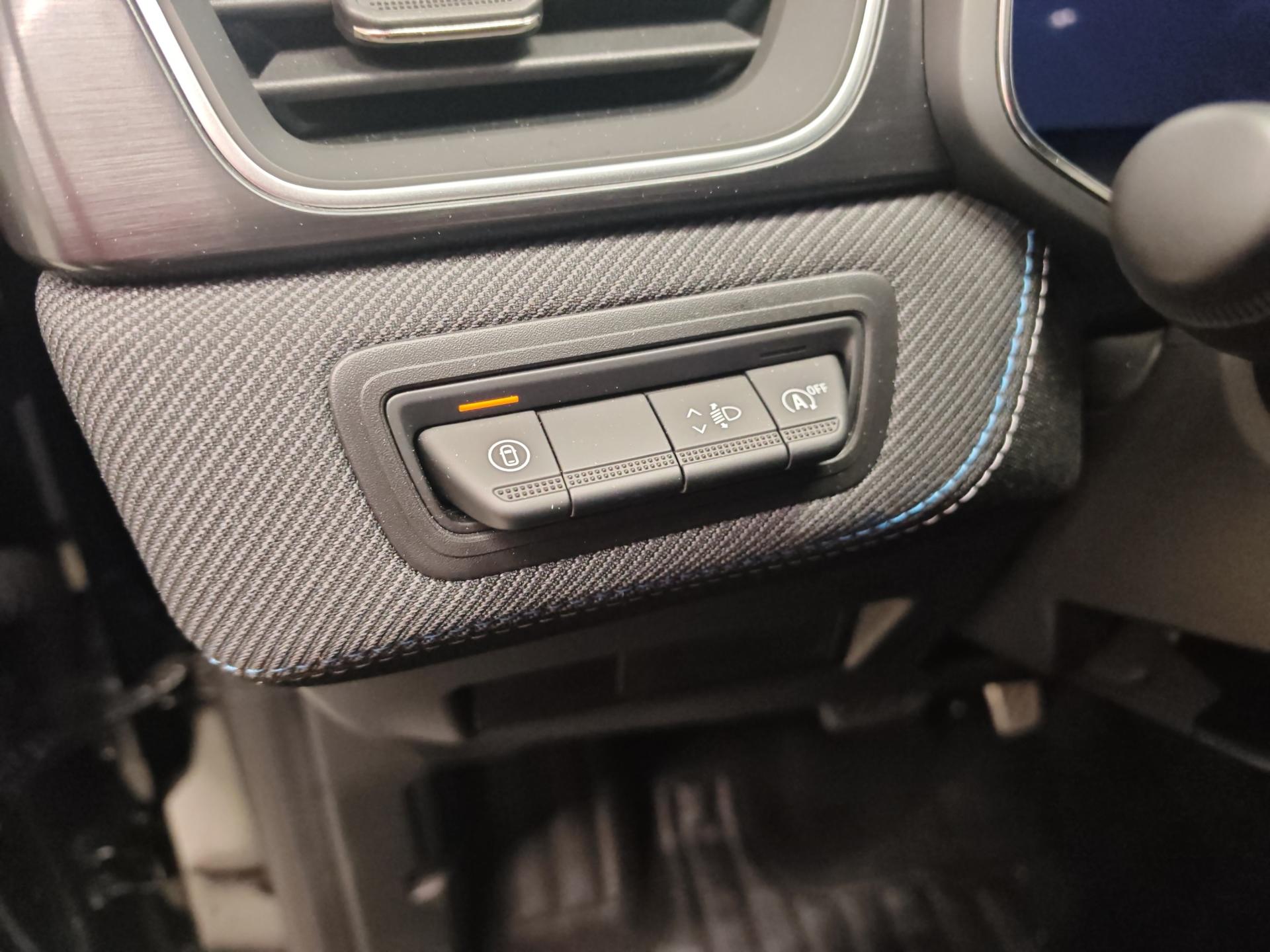 RENAULT Captur 1.3 TCe Esprit Alpine EDC-image-18