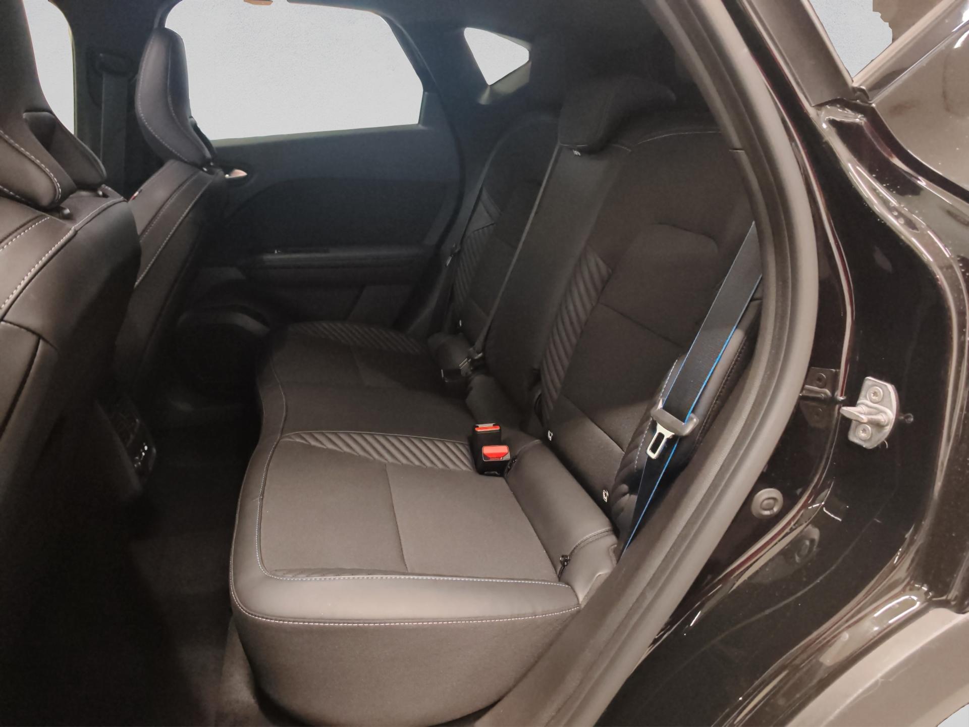 RENAULT Captur 1.3 TCe Esprit Alpine EDC-image-14