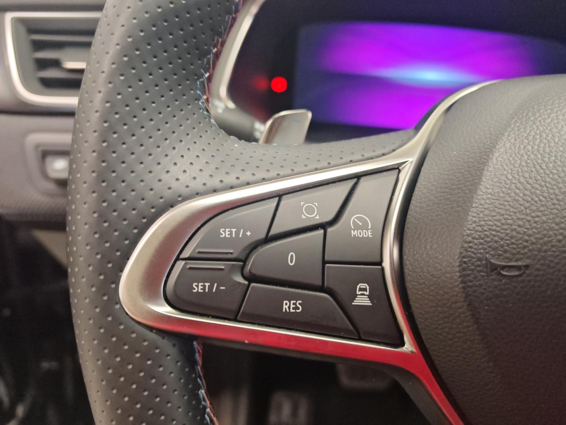 RENAULT Captur 1.3 TCe Esprit Alpine EDC-image-19