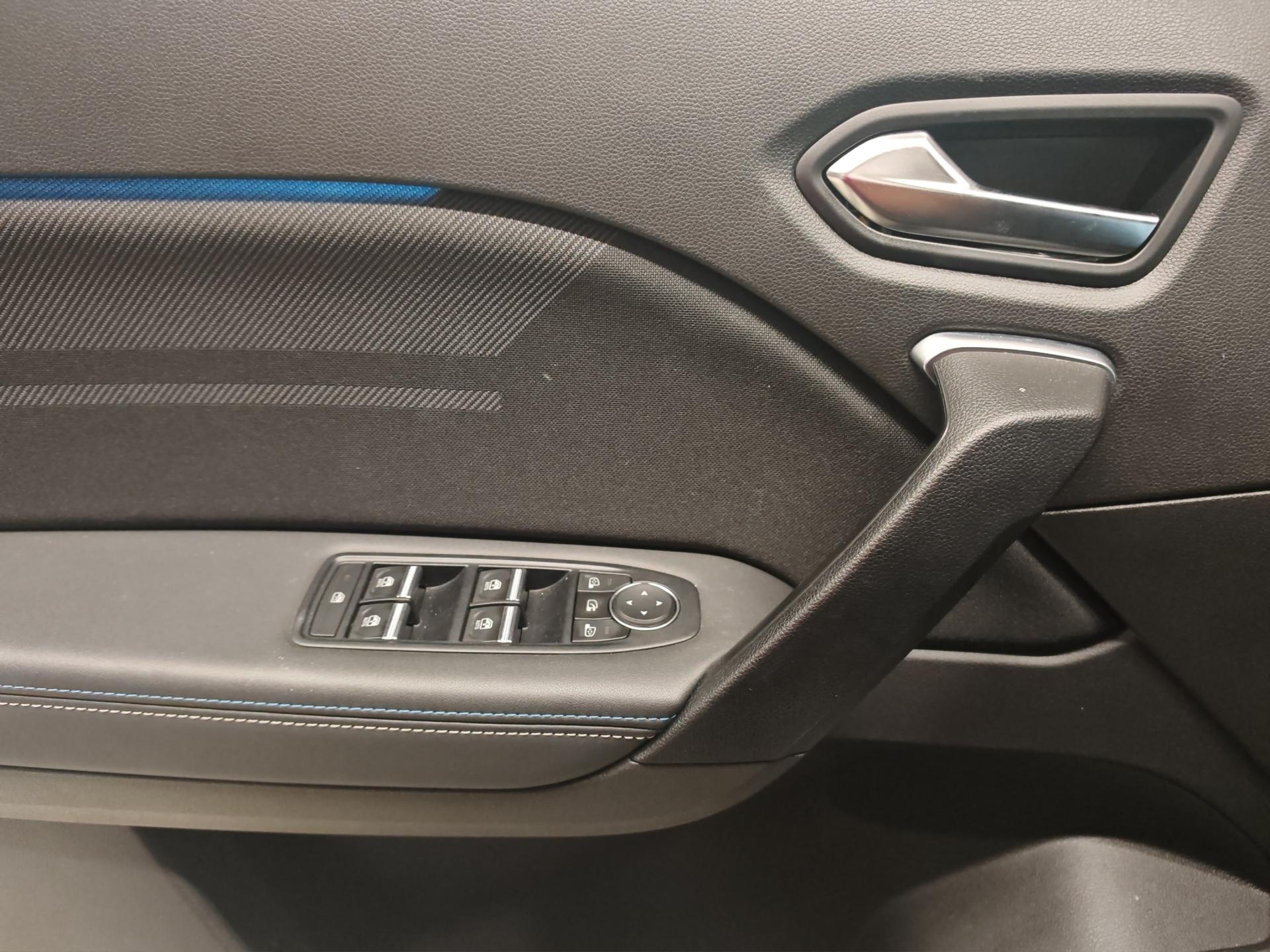 RENAULT Captur 1.3 TCe Esprit Alpine EDC-image-23