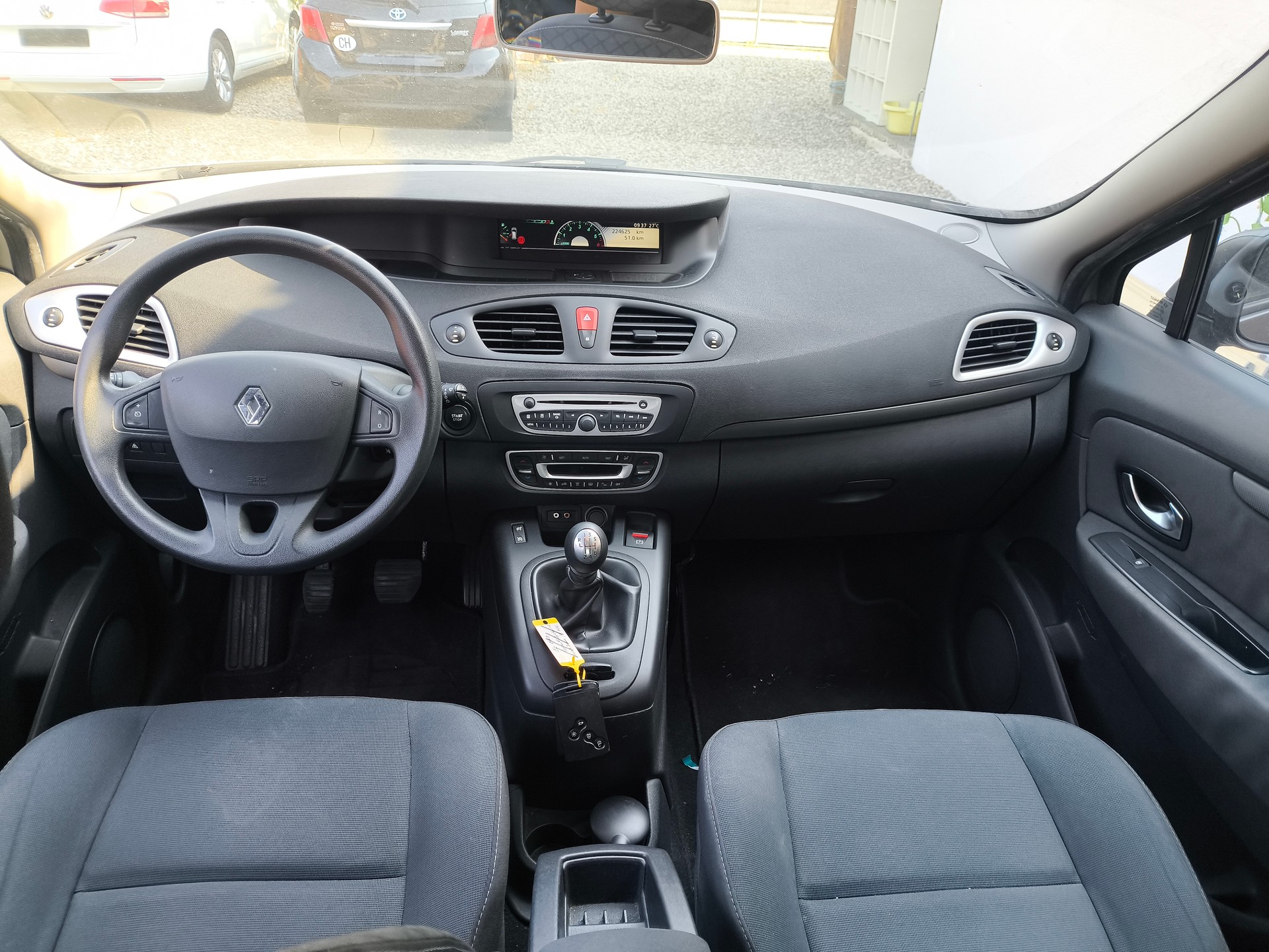 RENAULT Scénic 1.5 dCi Expression-image-7