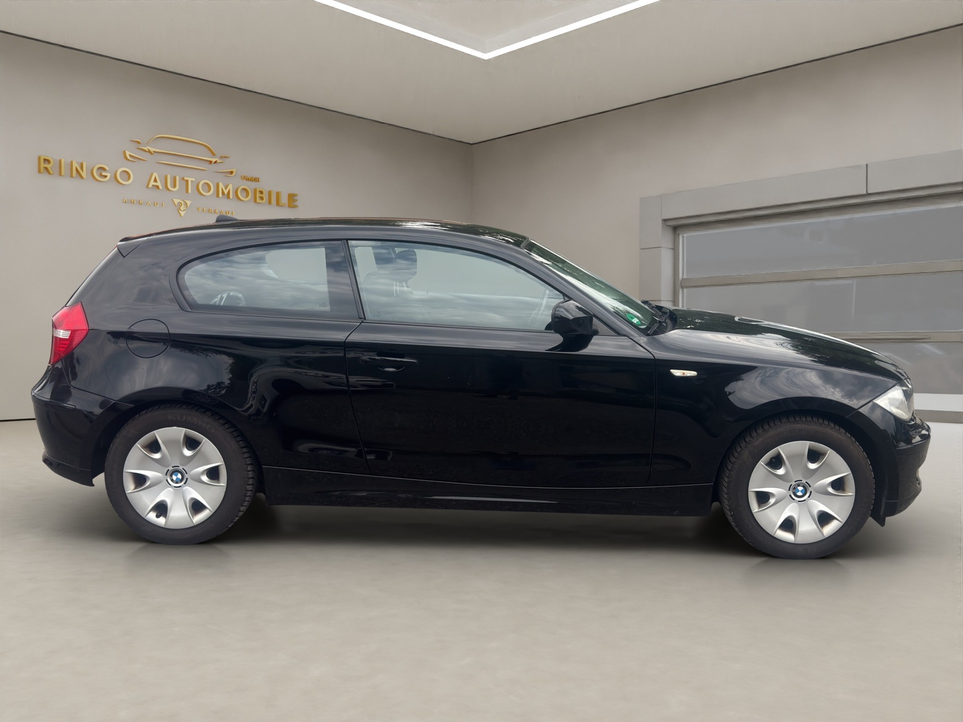 BMW 120i Coupé-image-7