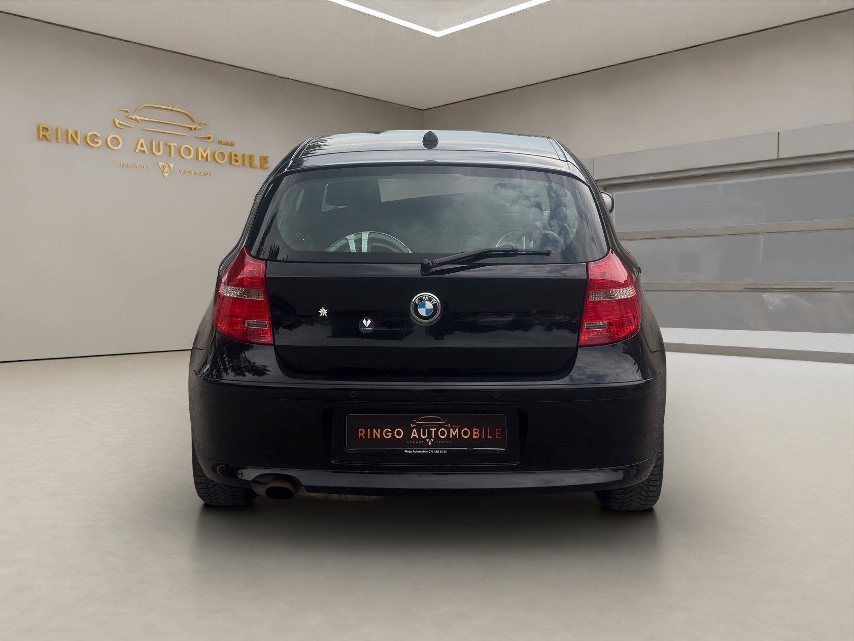 BMW 120i Coupé-image-5