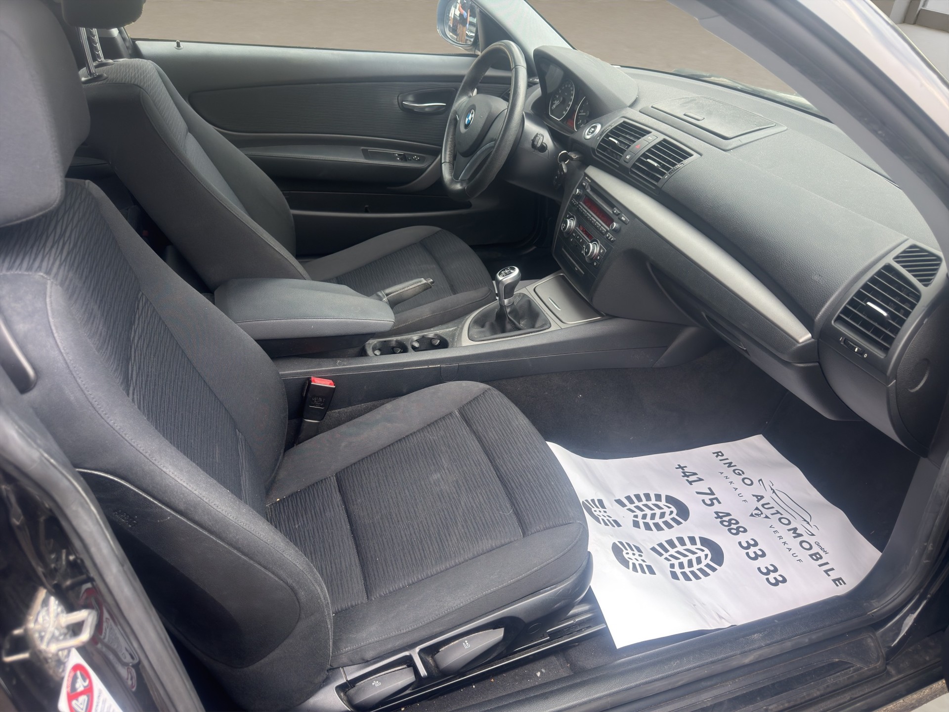 BMW 120i Coupé-image-11