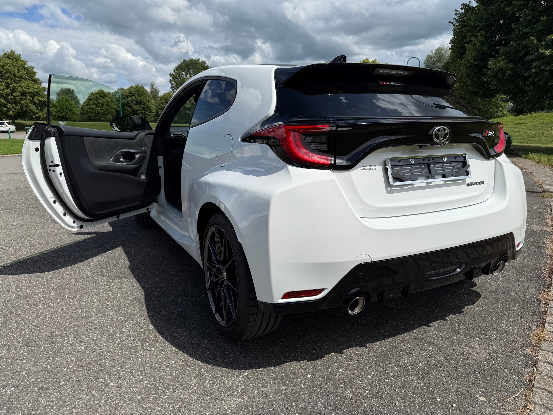 TOYOTA 1.6 Turbo Sport 4x4-image-4