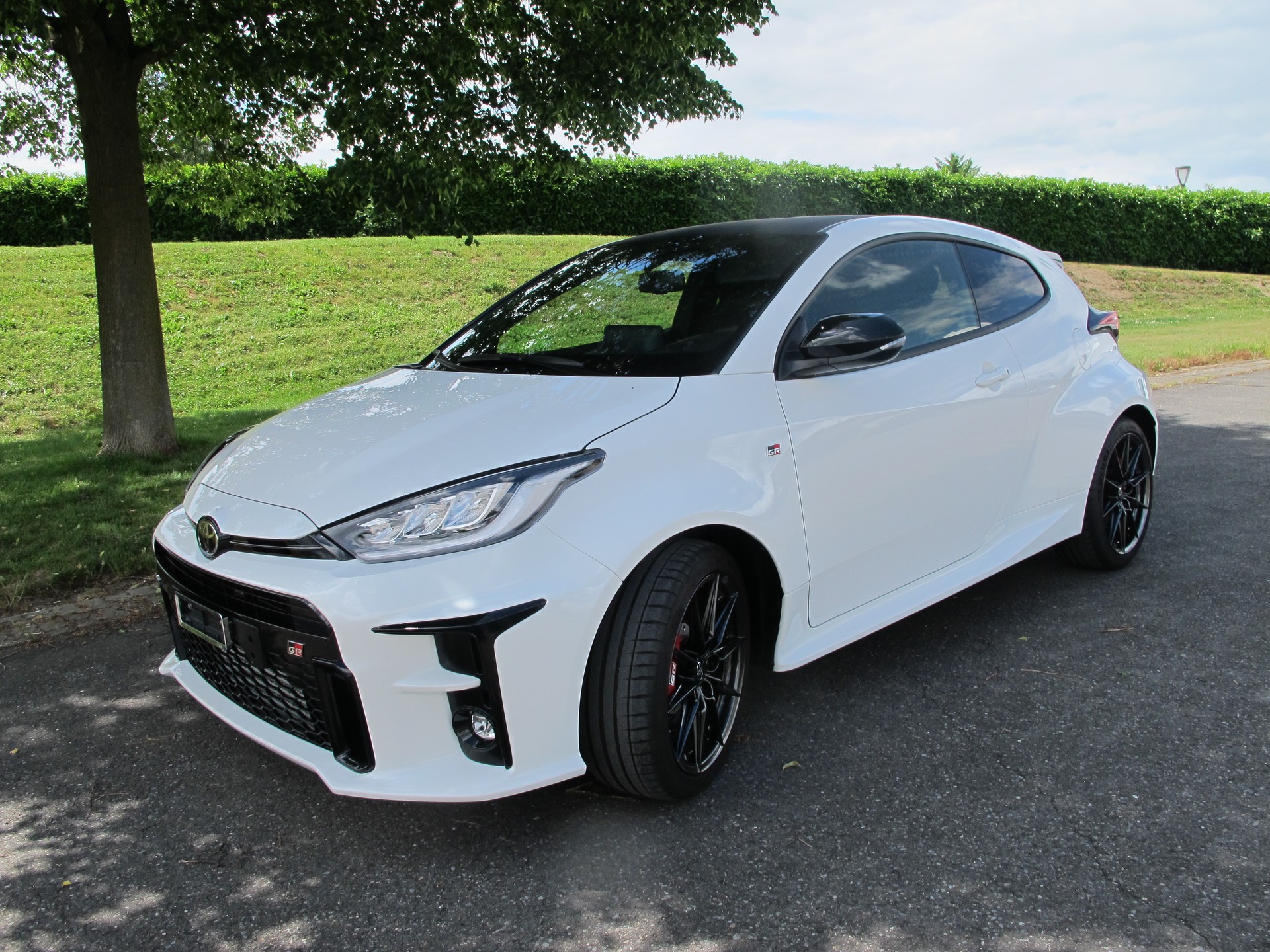 TOYOTA 1.6 Turbo Sport 4x4-image-0