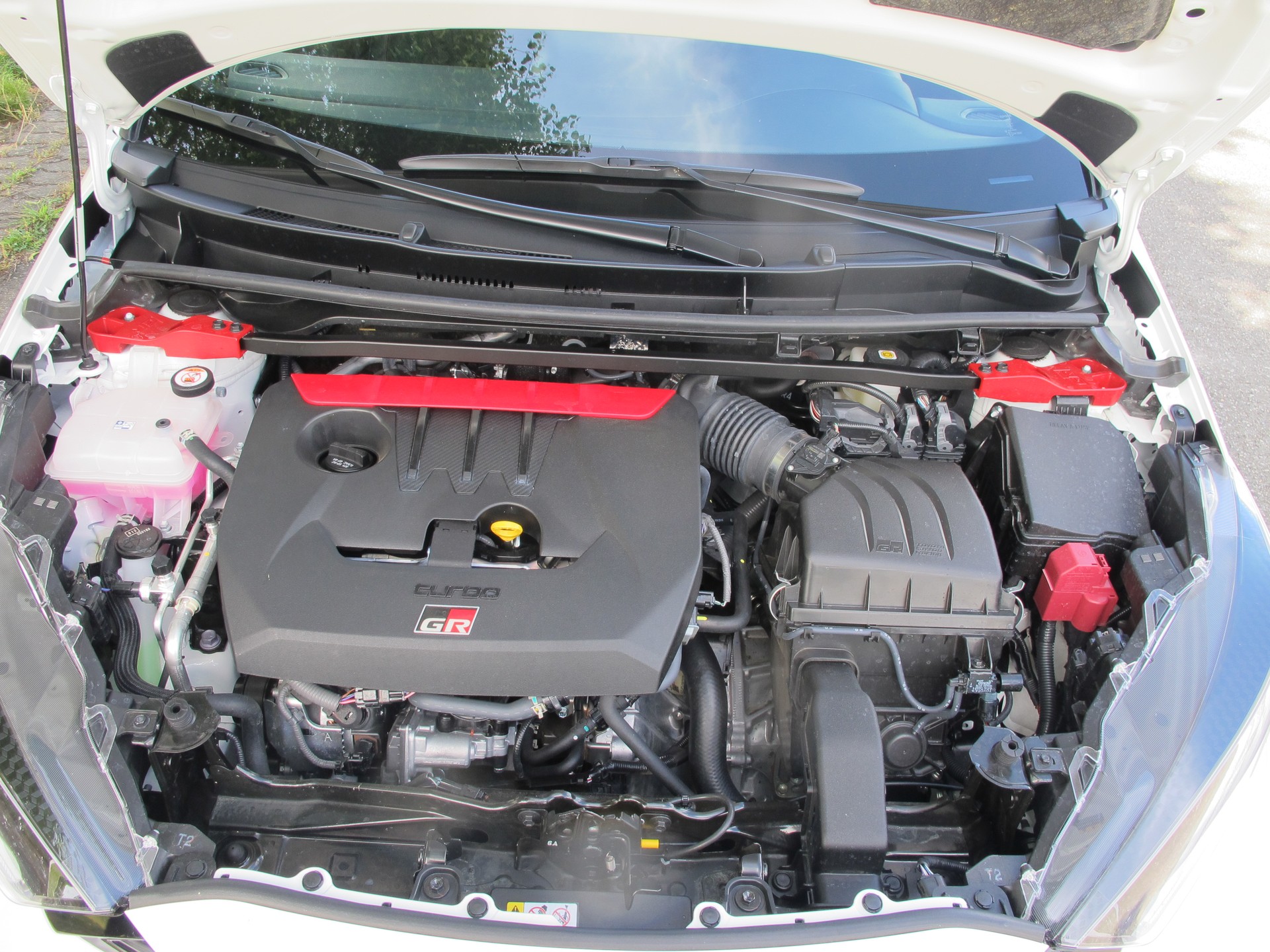 TOYOTA 1.6 Turbo Sport 4x4-image-2