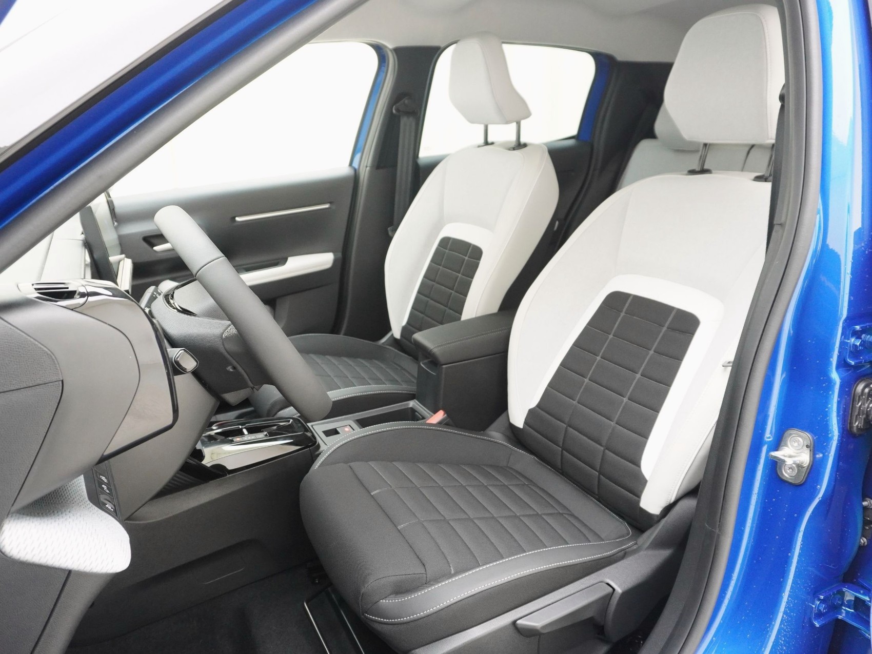 CITROEN C3 1.2 Hybrid Max-image-6