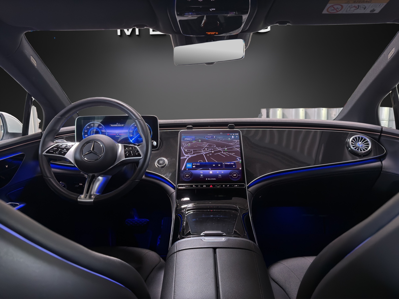 MERCEDES-BENZ EQE 300-image-4