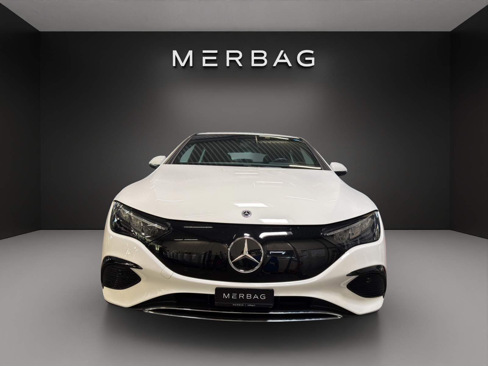 MERCEDES-BENZ EQE 300-image-1