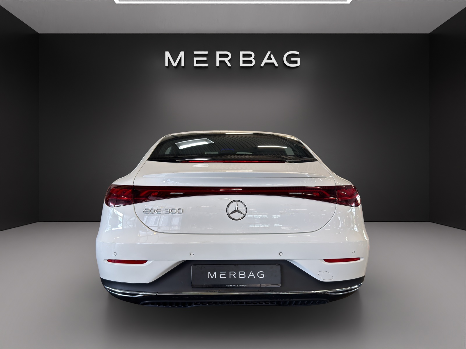 MERCEDES-BENZ EQE 300-image-11