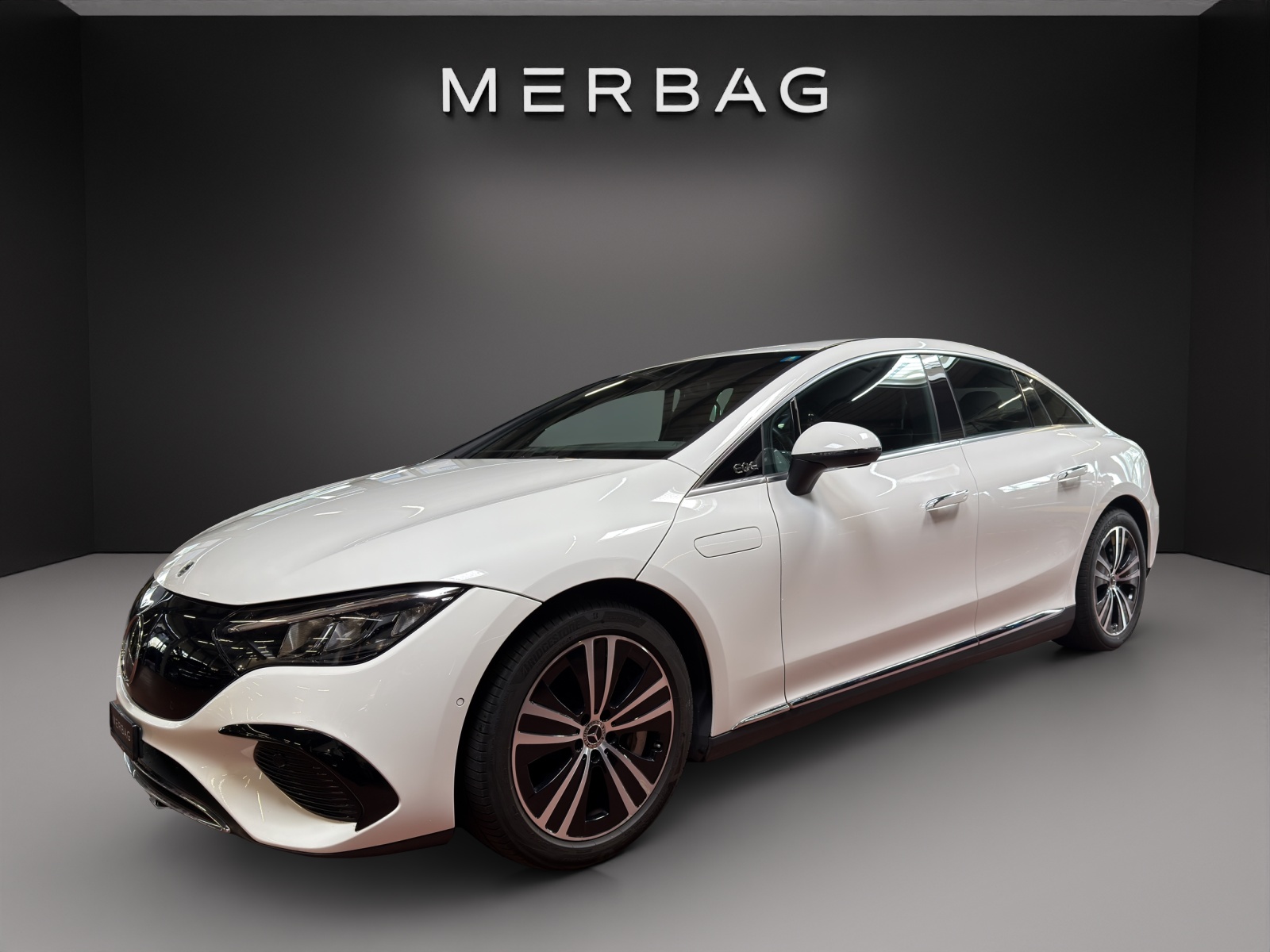 MERCEDES-BENZ EQE 300-image-0