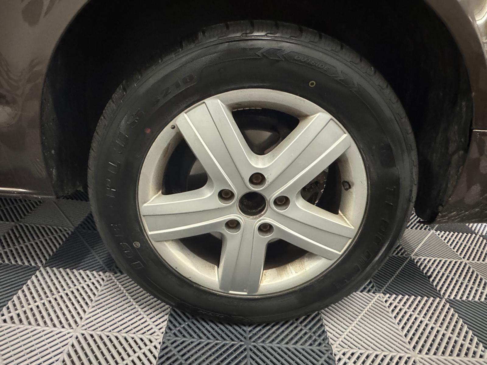 VW T5 Multivan 2.0 TDI Couchage (Véhicule aménagé) Attelage - Panneau Solaire - Webasto-image-26
