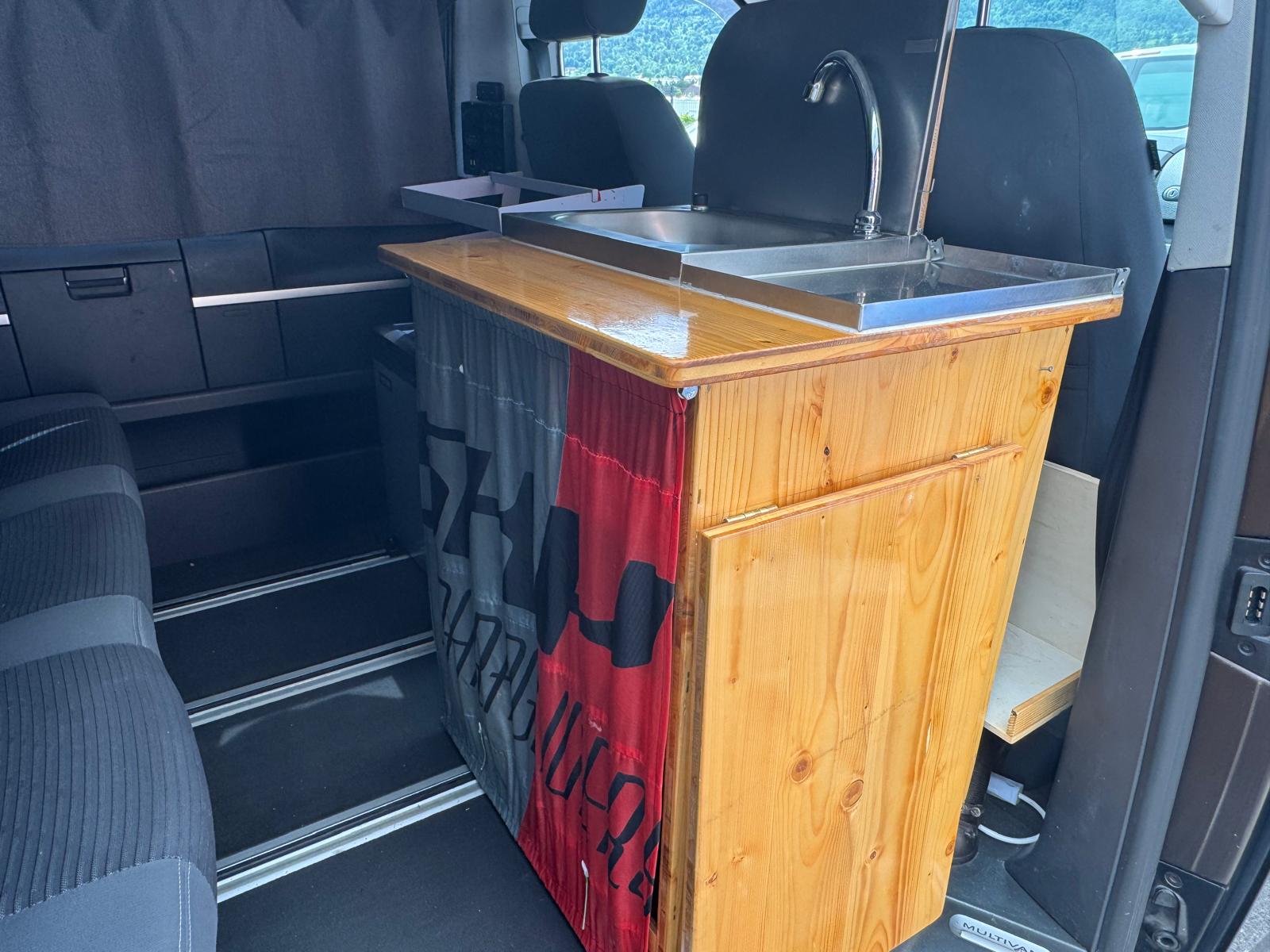 VW T5 Multivan 2.0 TDI Couchage (Véhicule aménagé) Attelage - Panneau Solaire - Webasto-image-21