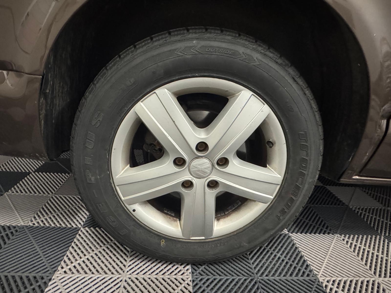 VW T5 Multivan 2.0 TDI Couchage (Véhicule aménagé) Attelage - Panneau Solaire - Webasto-image-24