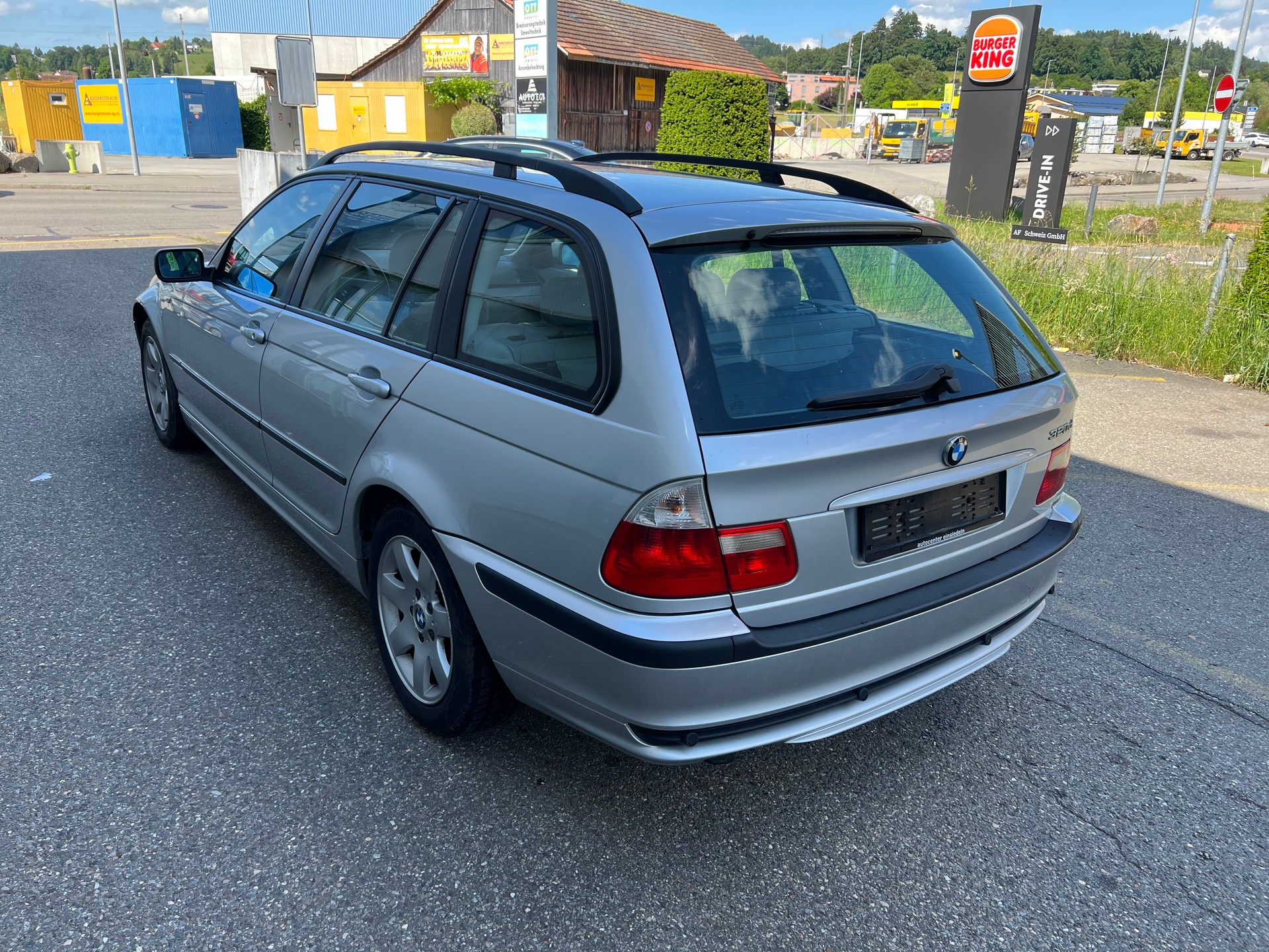 BMW 320d Touring-image-2