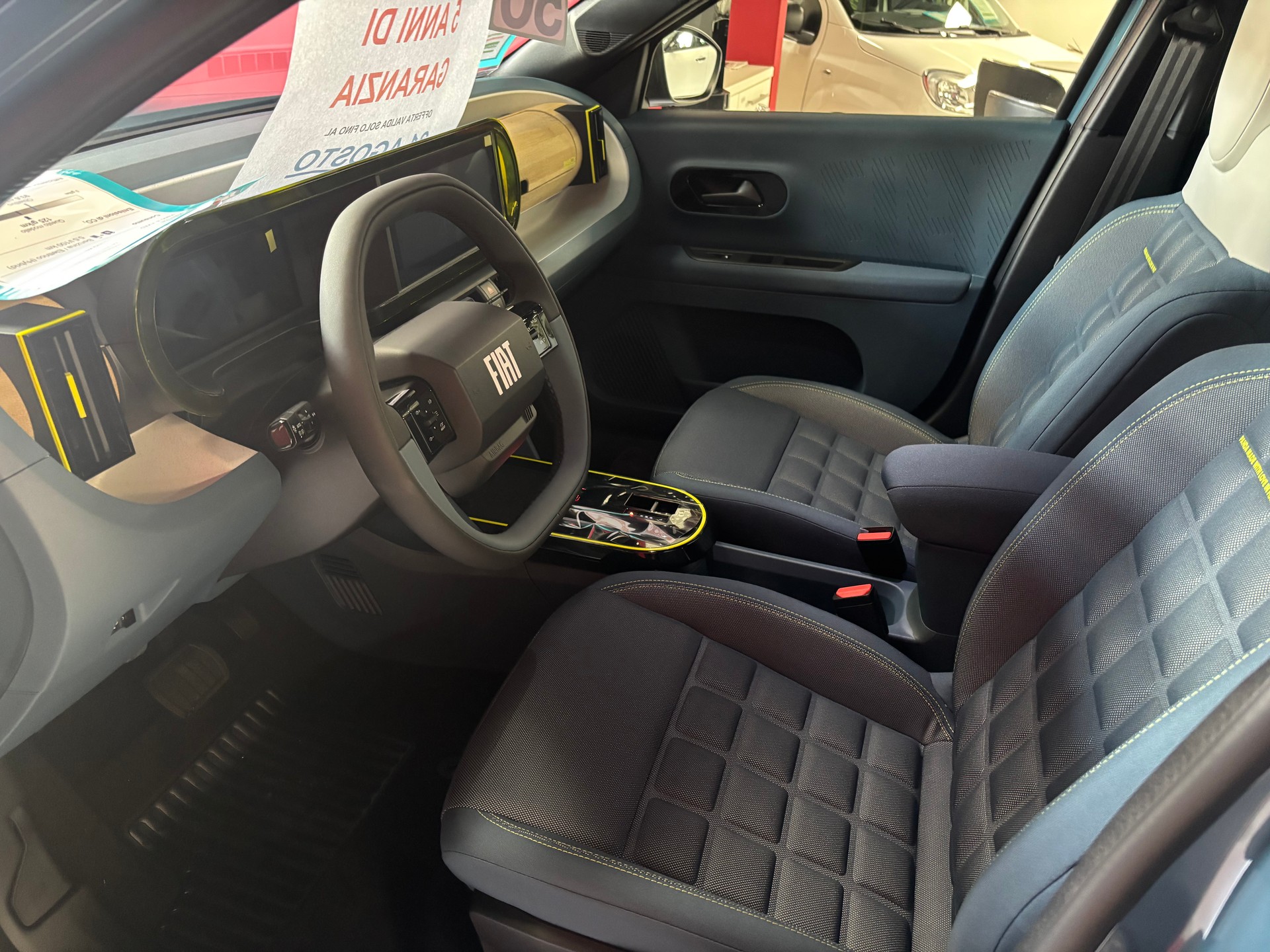 FIAT Grande Panda MHEV La Prima-image-2