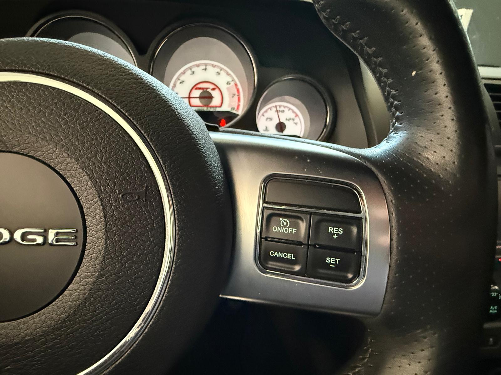 DODGE Challenger 392 SRT8 *toit ouvrant*-image-21