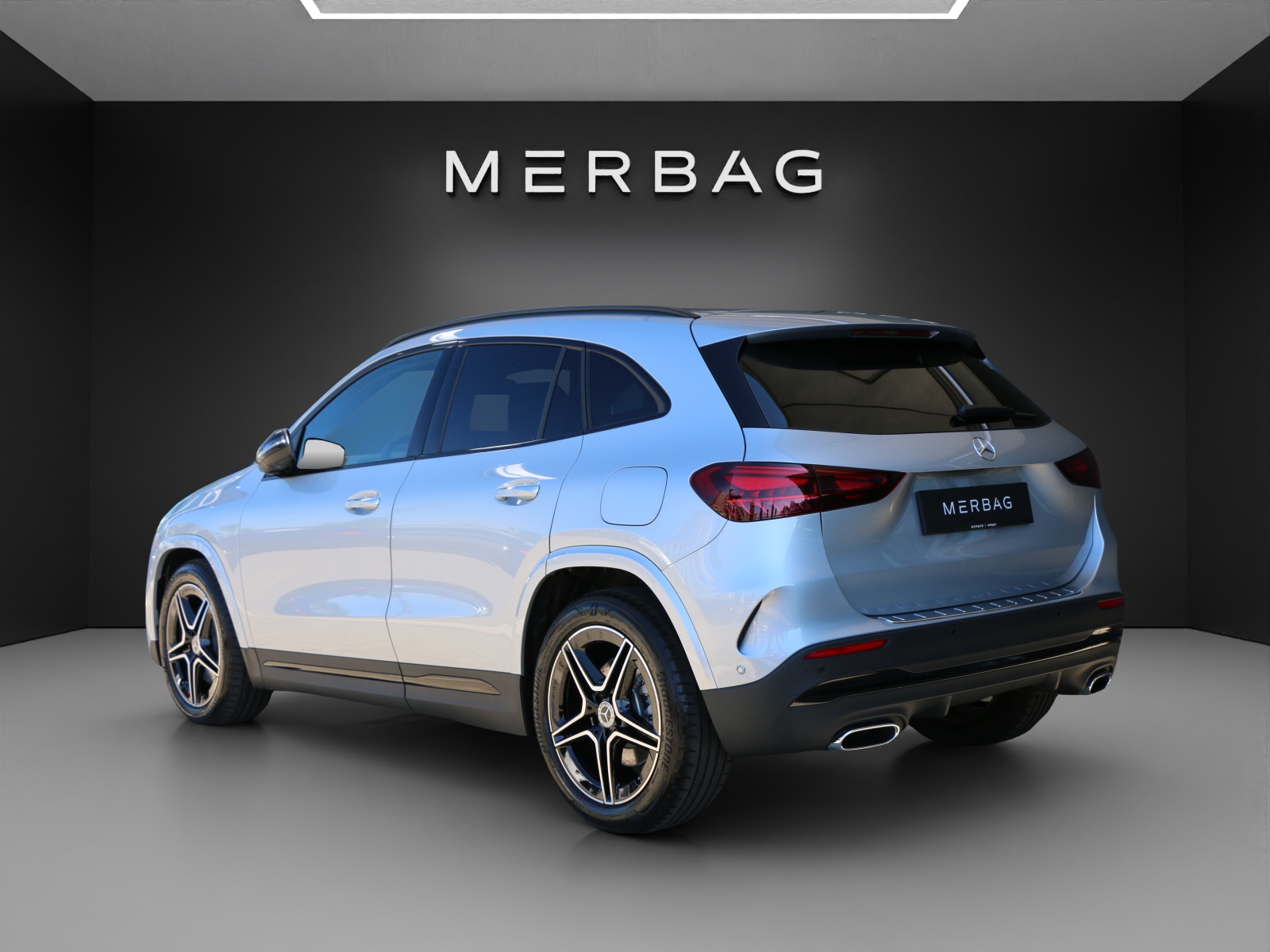 MERCEDES-BENZ GLA 250 4Matic Swiss Star-image-2