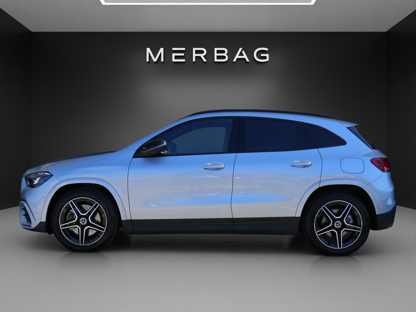MERCEDES-BENZ GLA 250 4Matic Swiss Star-image-1