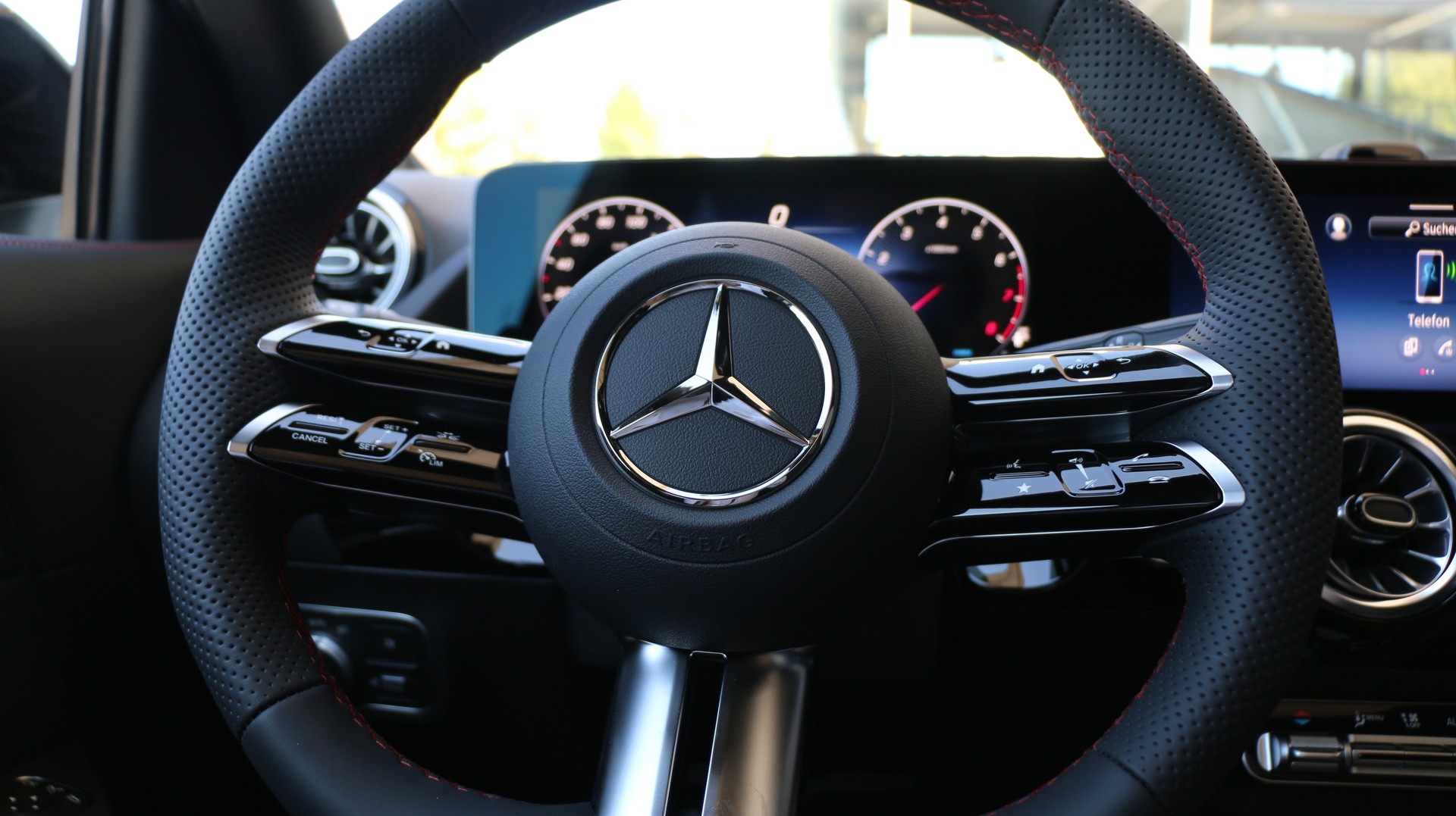 MERCEDES-BENZ GLA 250 4Matic Swiss Star-image-11