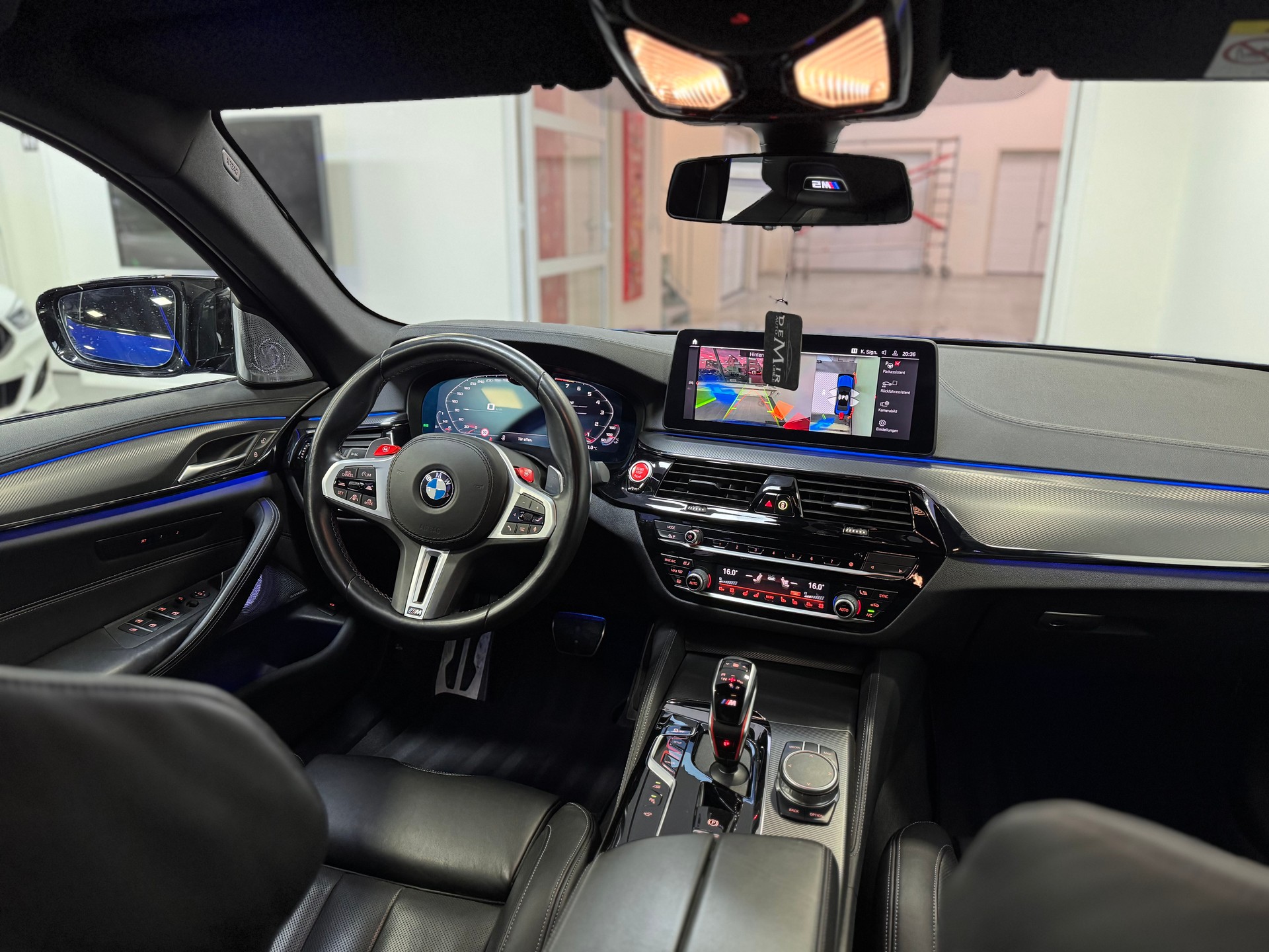 BMW M5 xDrive Competition Drivelogic *Keramik-Bremse / B&W Soundsystem / Laserlicht / M Driver‘s Package / 360 Kamera / Carbon*-image-14