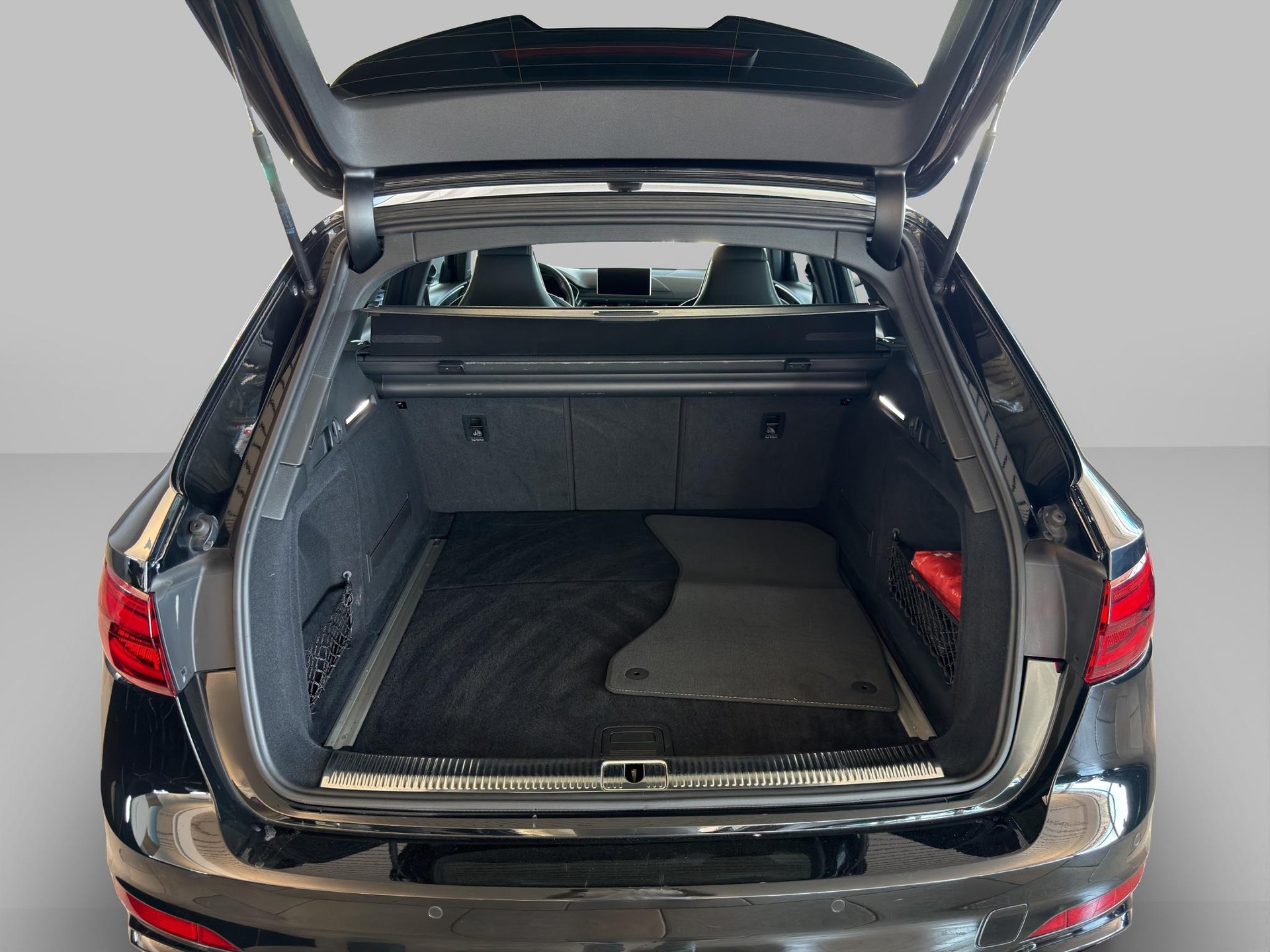 AUDI RS4 Avant 2.9 V6 TFSI quattro T-Tronic-image-9