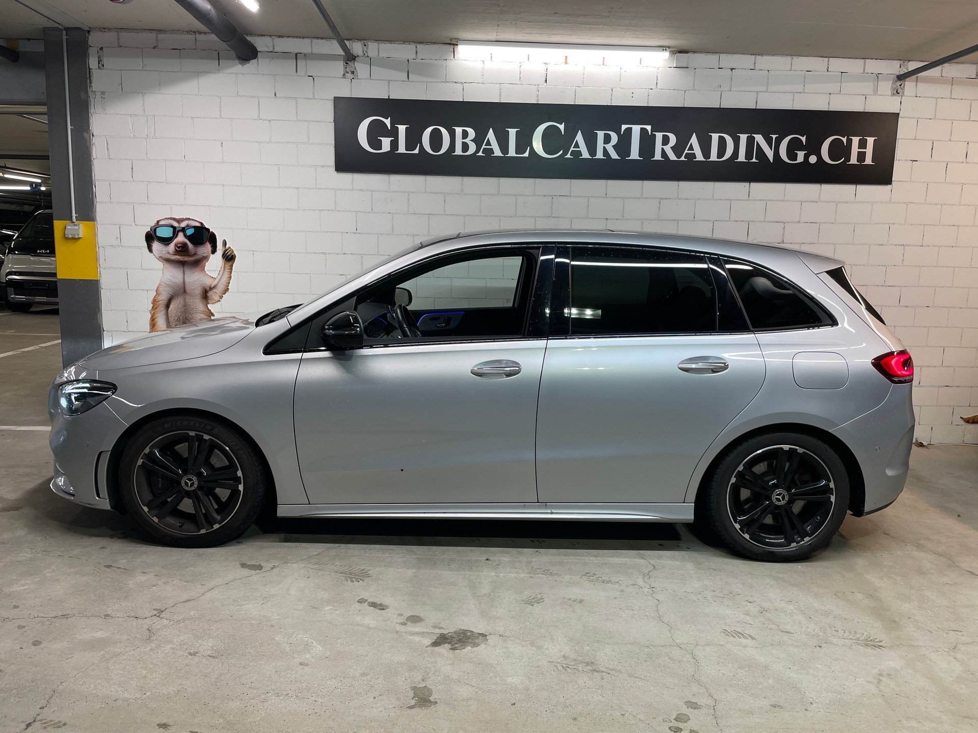 MERCEDES-BENZ B 250 4Matic AMG Line-image-2