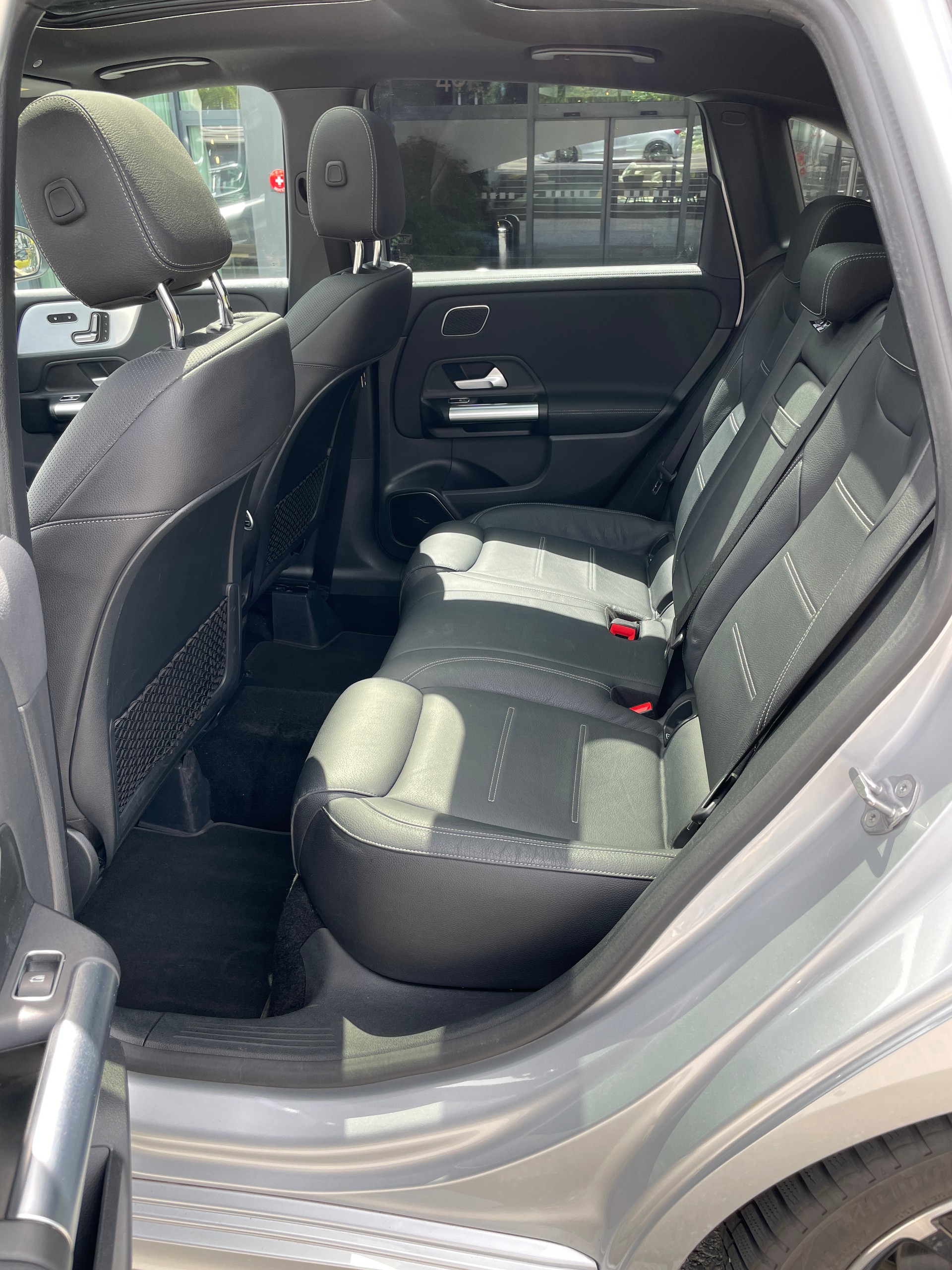 MERCEDES-BENZ B 250 4Matic AMG Line-image-16