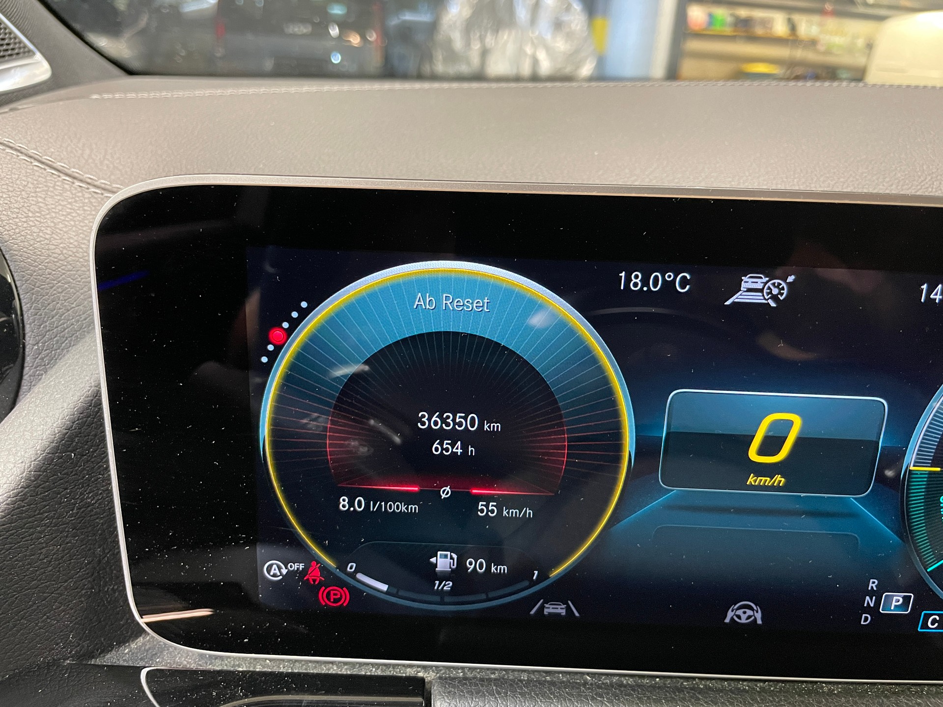 MERCEDES-BENZ B 250 4Matic AMG Line-image-21