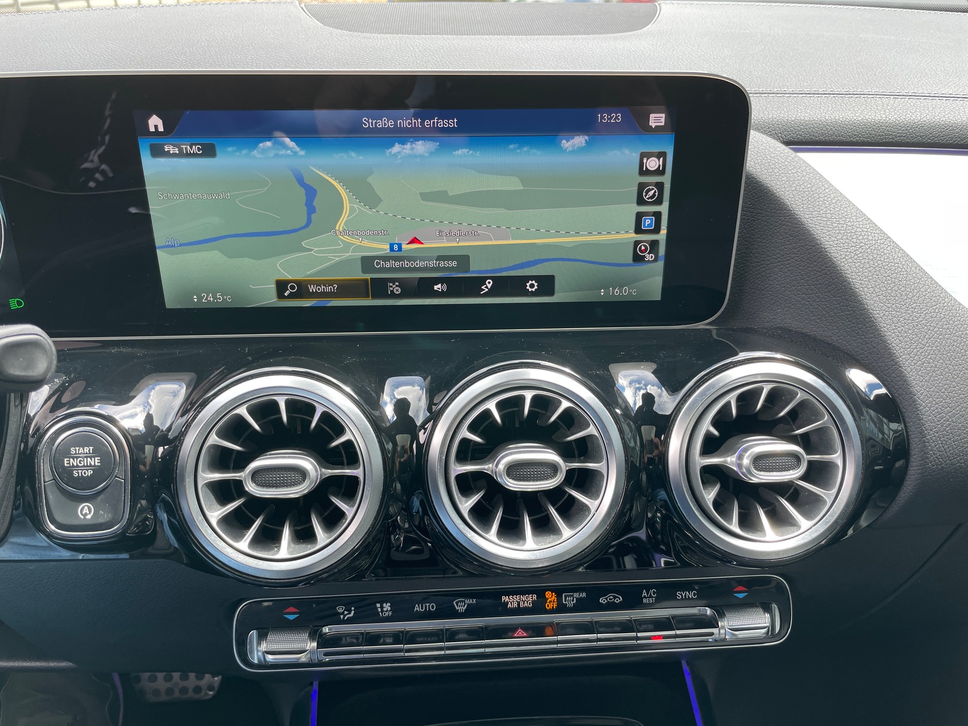 MERCEDES-BENZ B 250 4Matic AMG Line-image-22