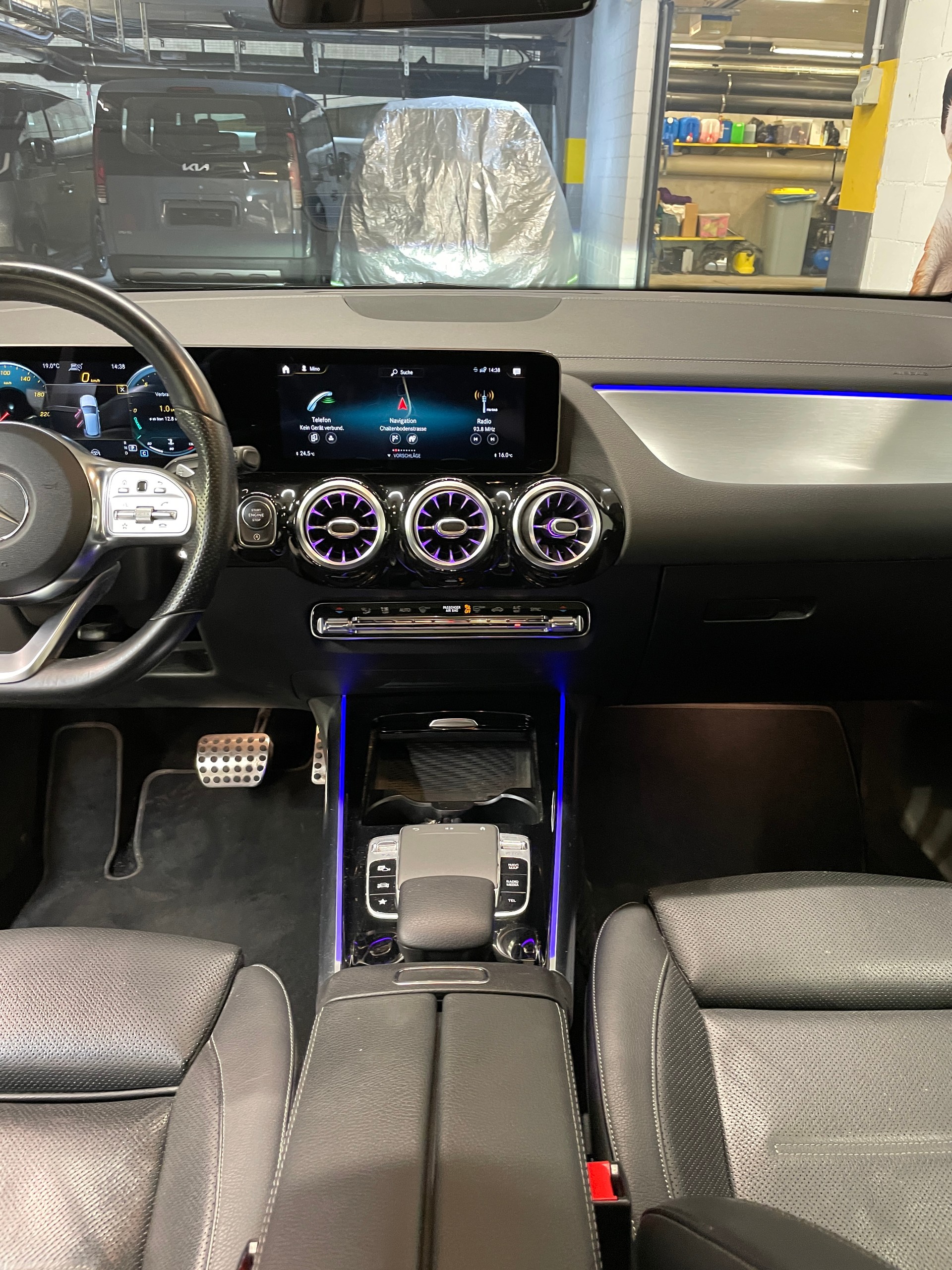 MERCEDES-BENZ B 250 4Matic AMG Line-image-15