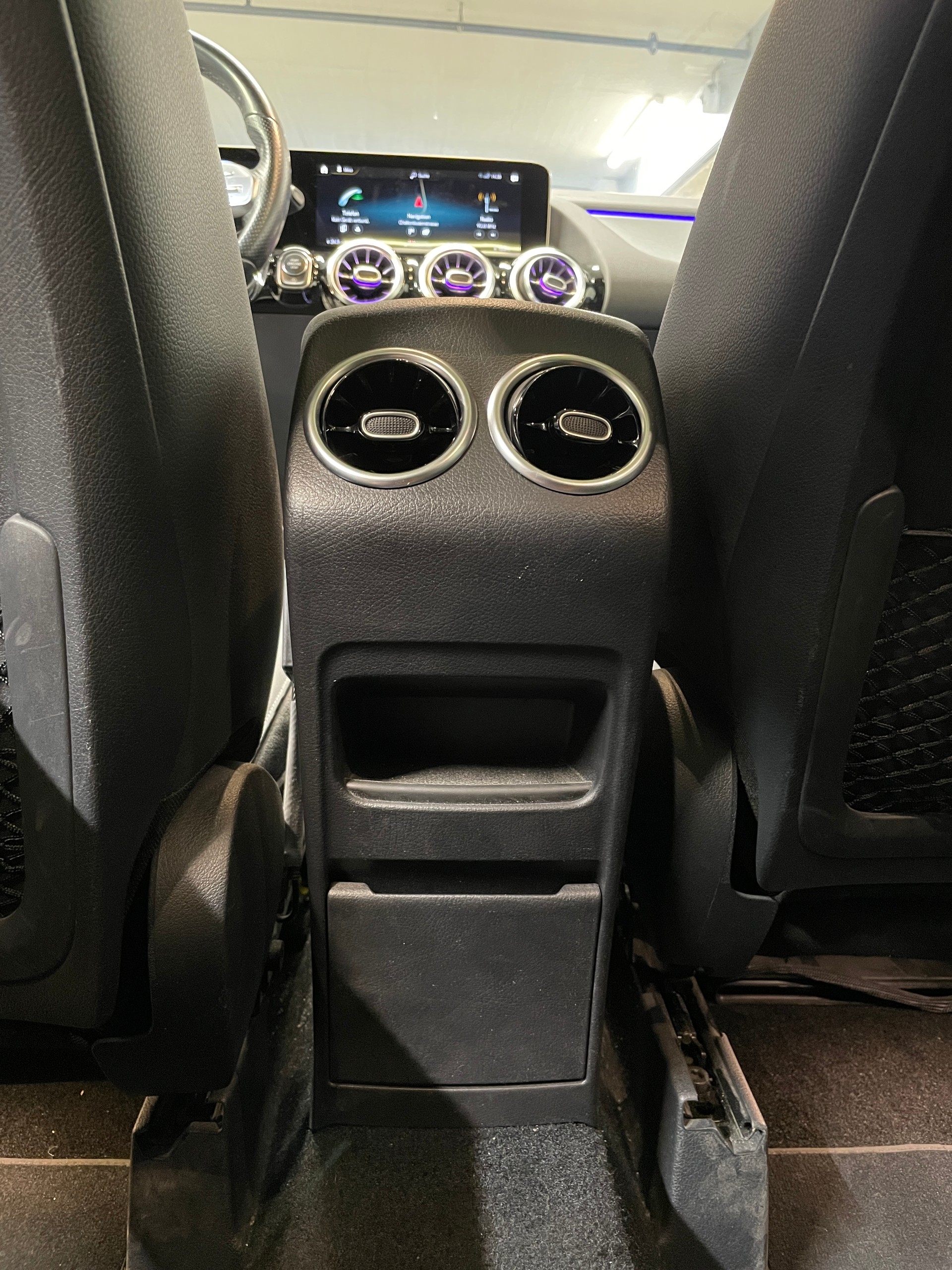 MERCEDES-BENZ B 250 4Matic AMG Line-image-14