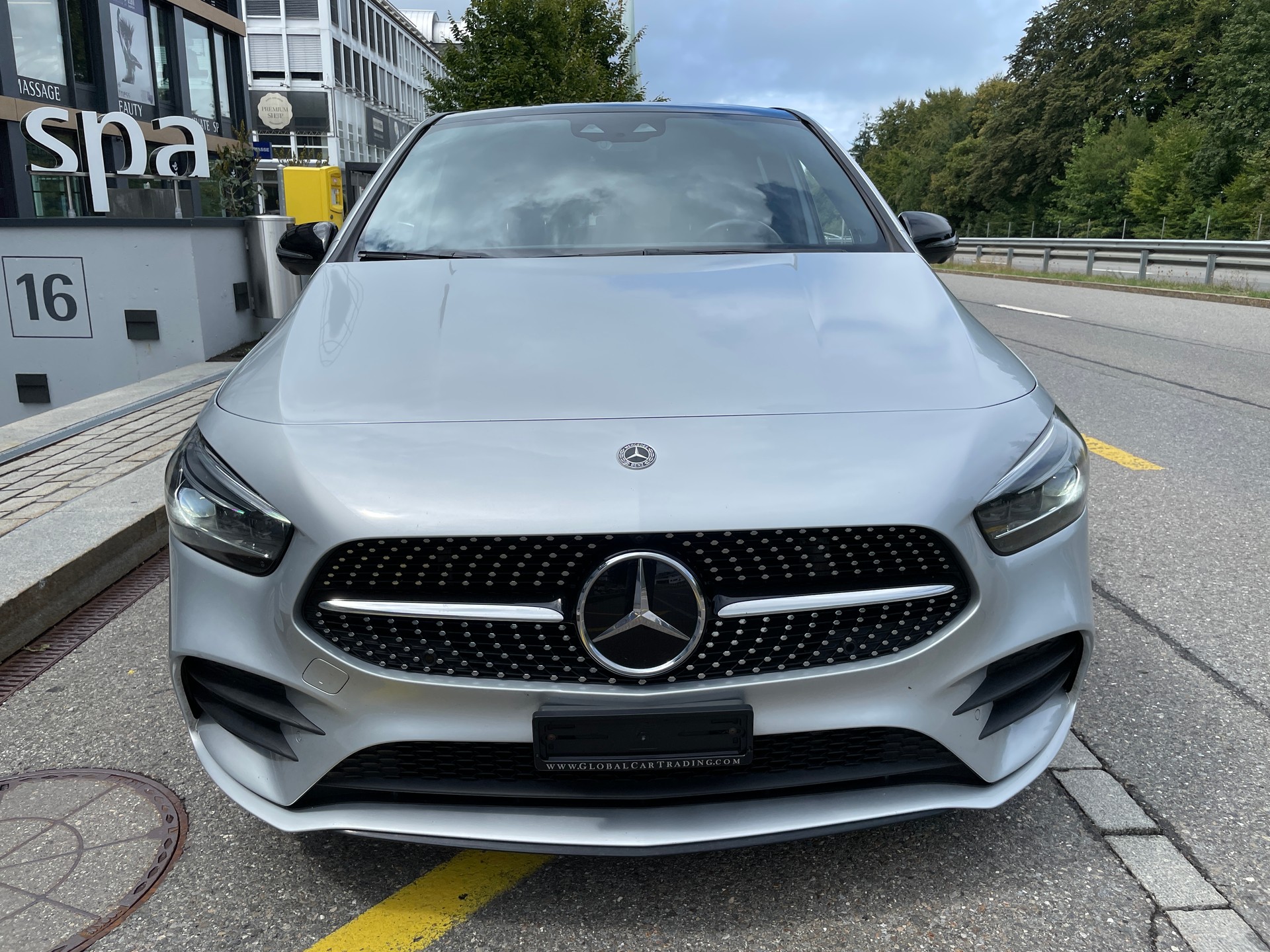 MERCEDES-BENZ B 250 4Matic AMG Line-image-1