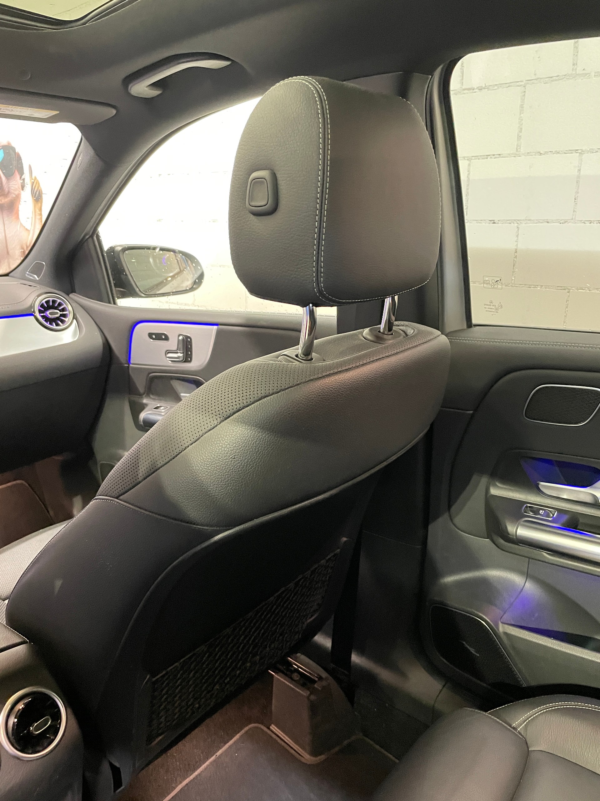 MERCEDES-BENZ B 250 4Matic AMG Line-image-17