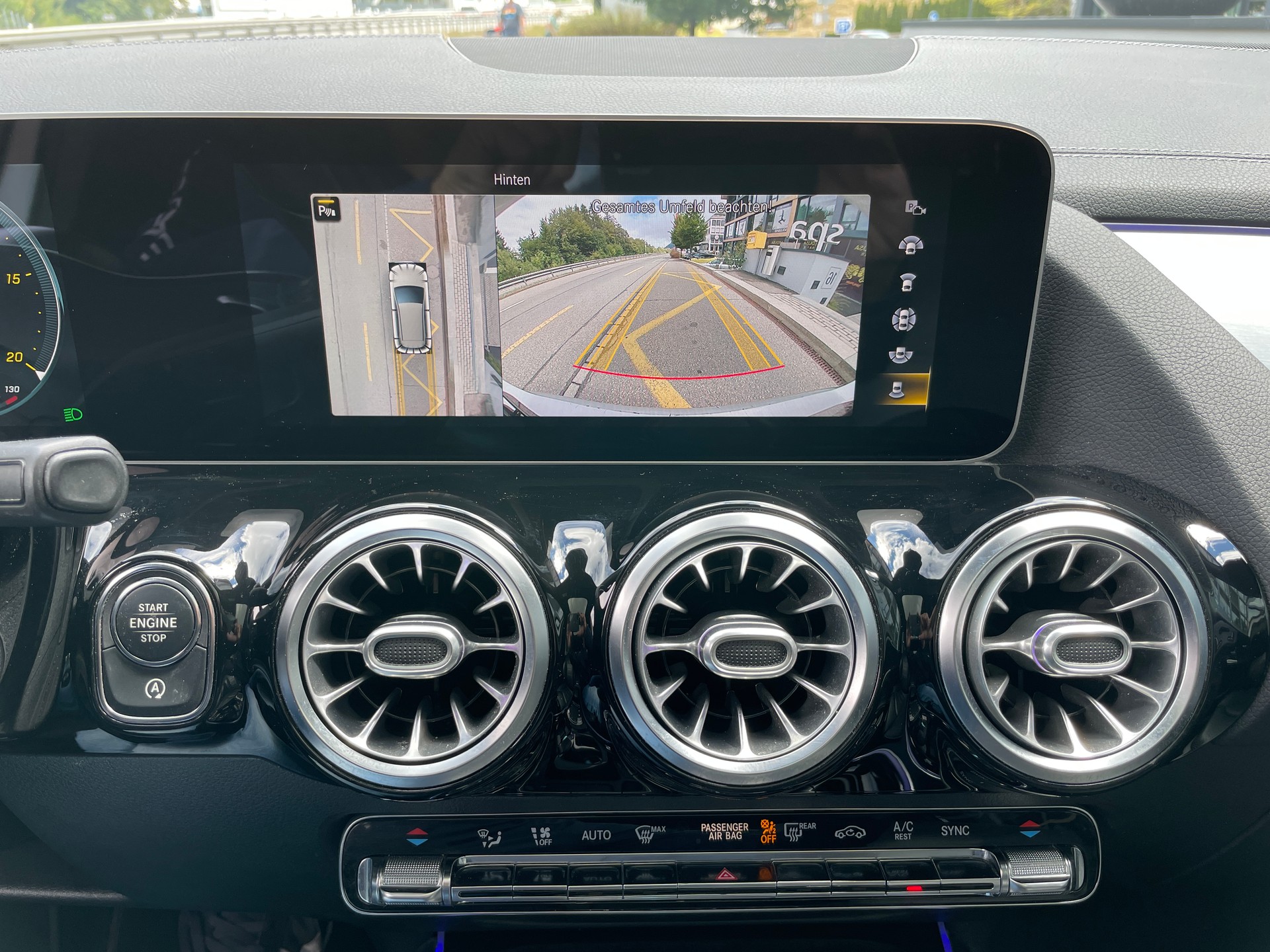 MERCEDES-BENZ B 250 4Matic AMG Line-image-26