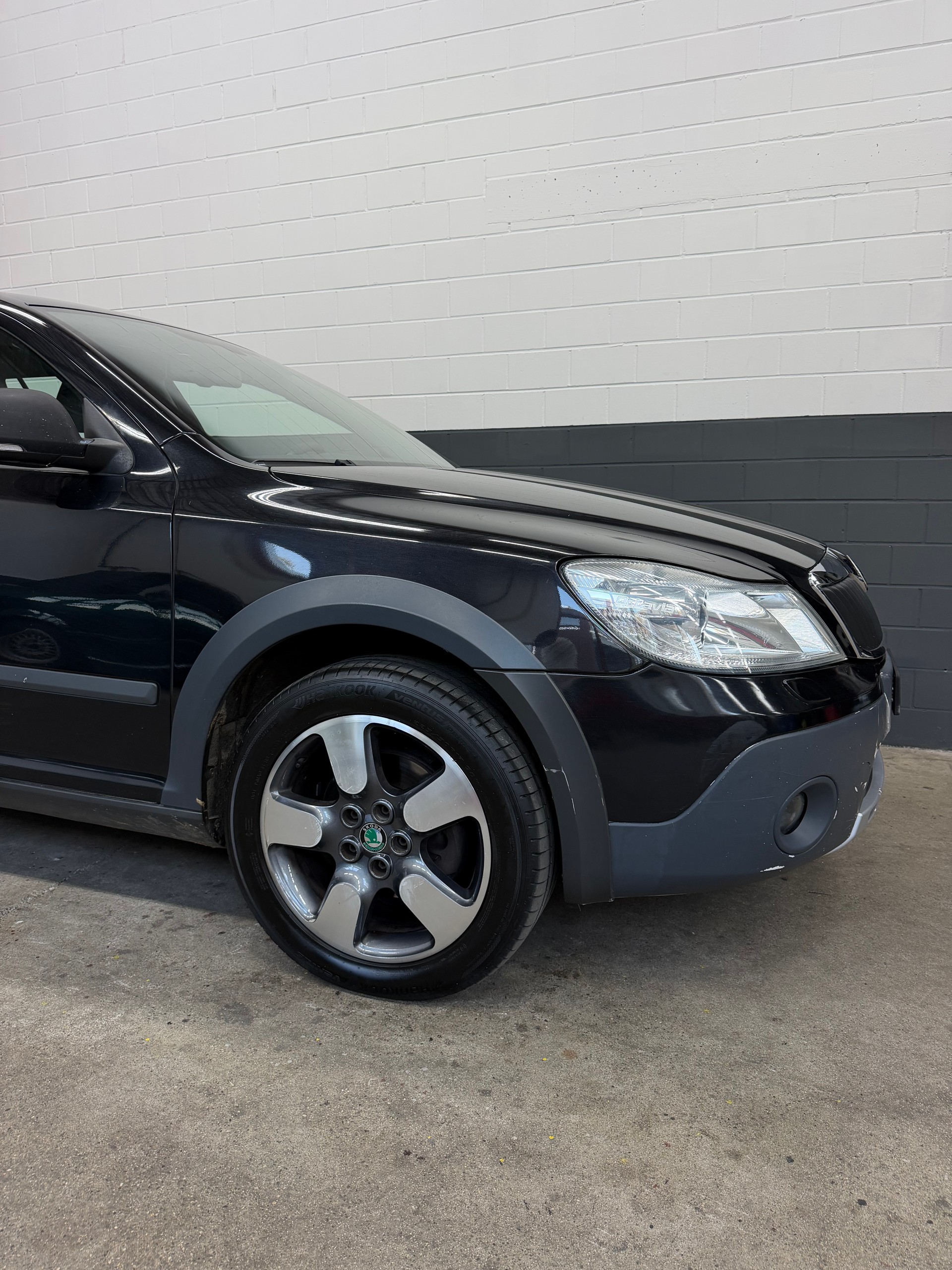 SKODA Octavia Combi 1.8 TSI Scout 4x4 //NEU AB MFK!-image-3