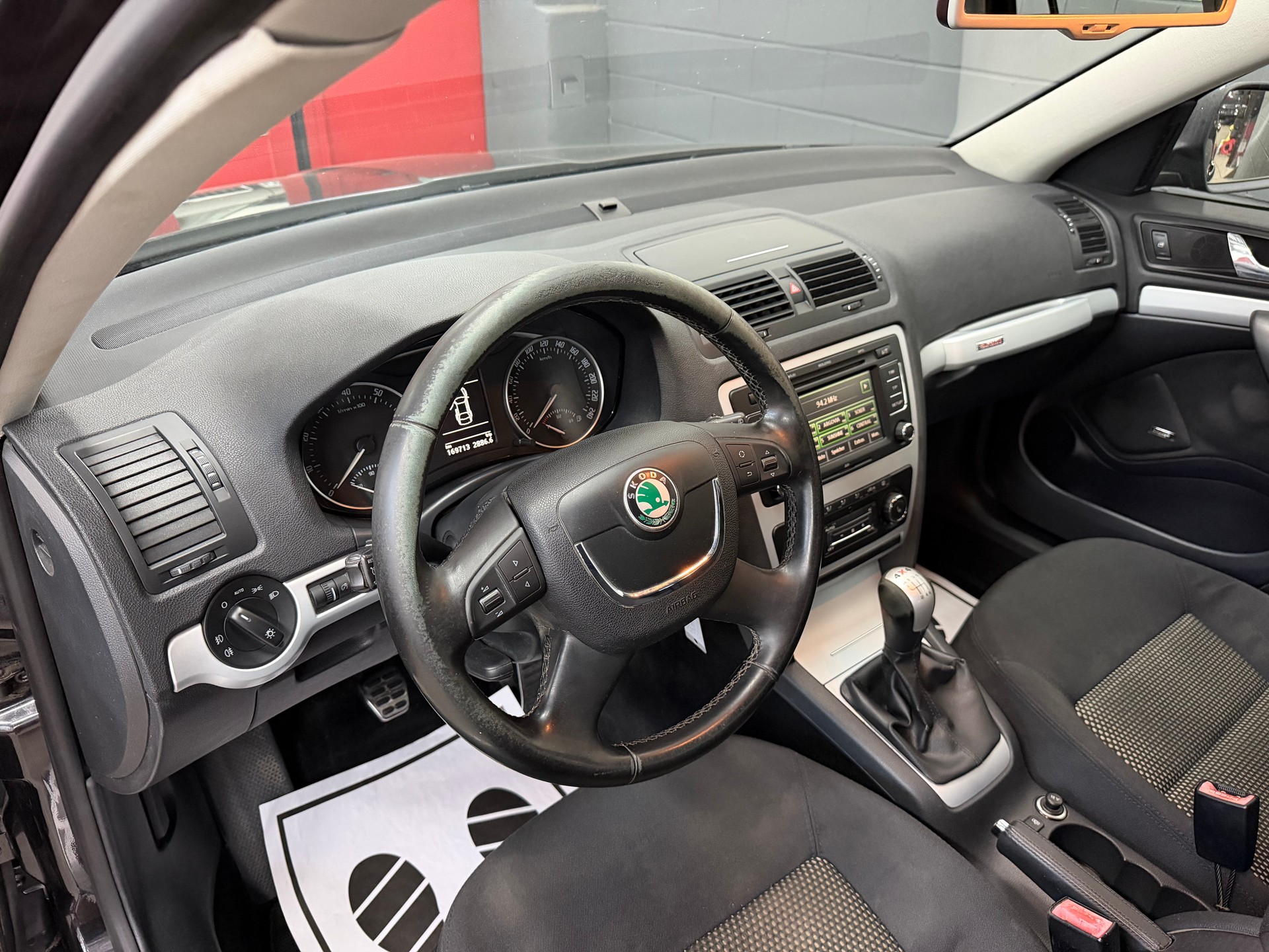 SKODA Octavia Combi 1.8 TSI Scout 4x4 //NEU AB MFK!-image-9