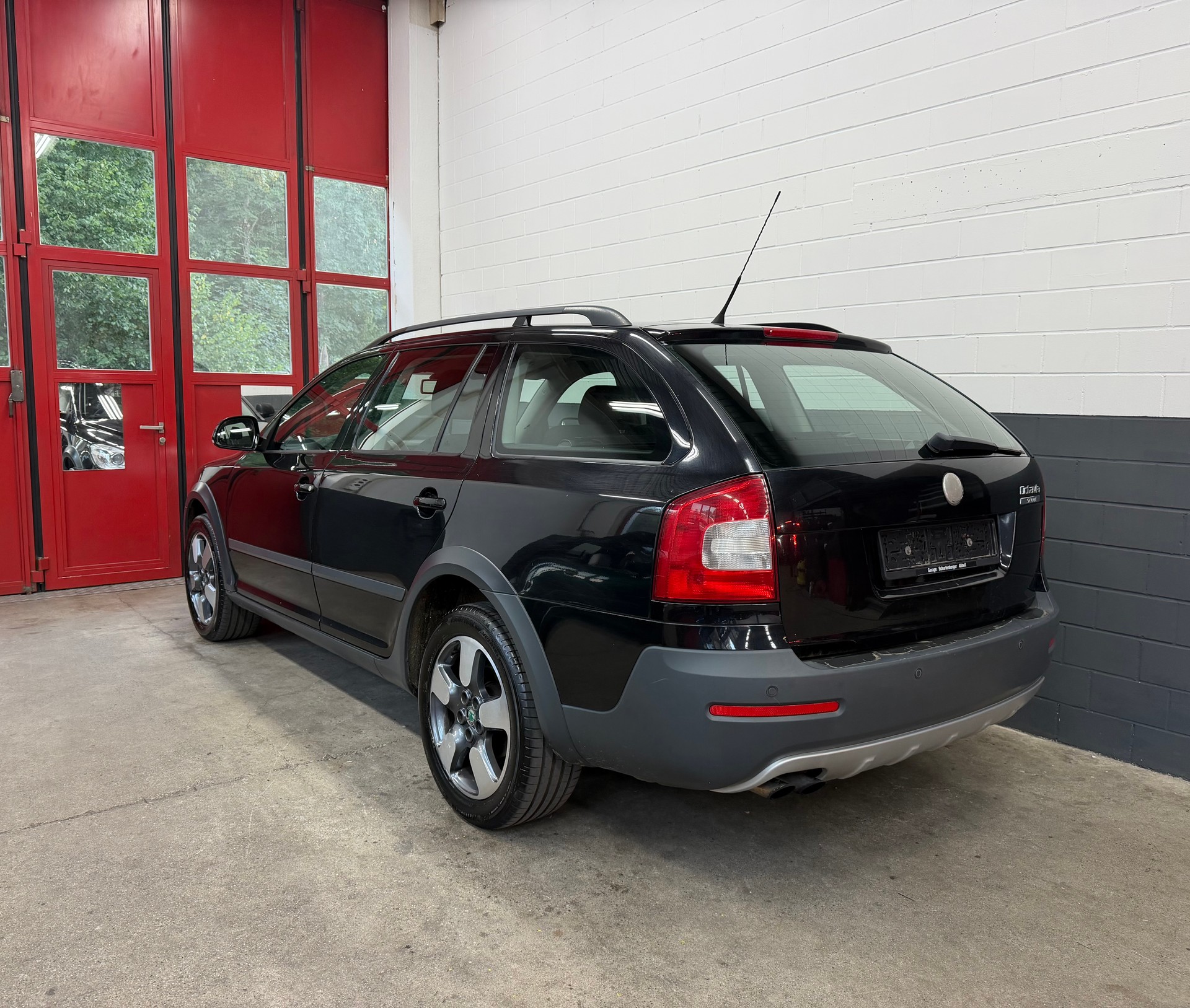 SKODA Octavia Combi 1.8 TSI Scout 4x4 //NEU AB MFK!-image-5