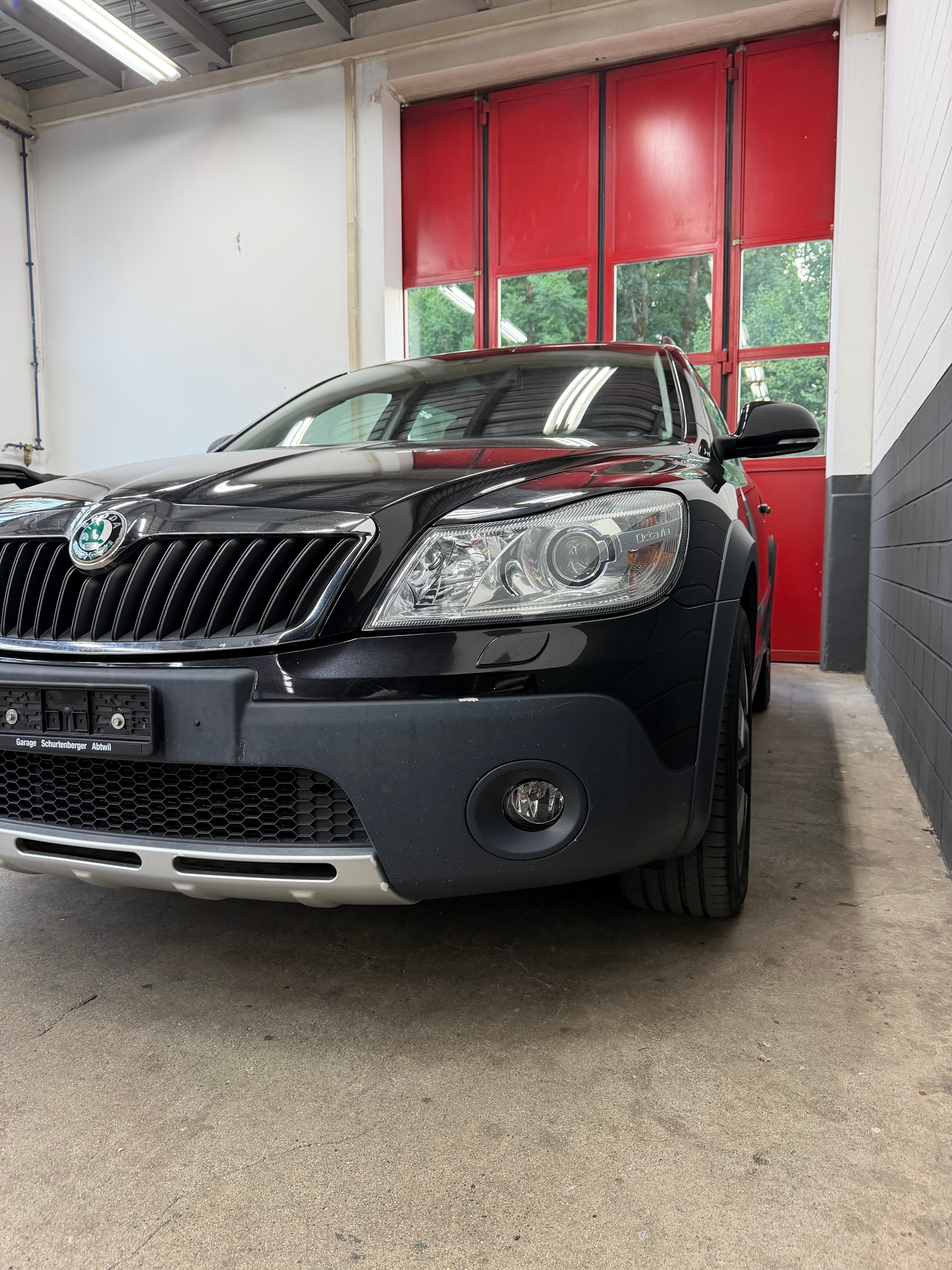 SKODA Octavia Combi 1.8 TSI Scout 4x4 //NEU AB MFK!-image-2
