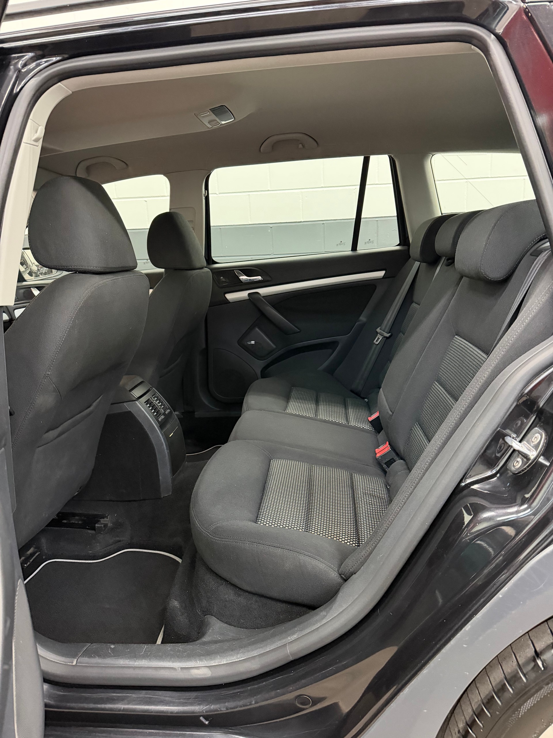 SKODA Octavia Combi 1.8 TSI Scout 4x4 //NEU AB MFK!-image-13
