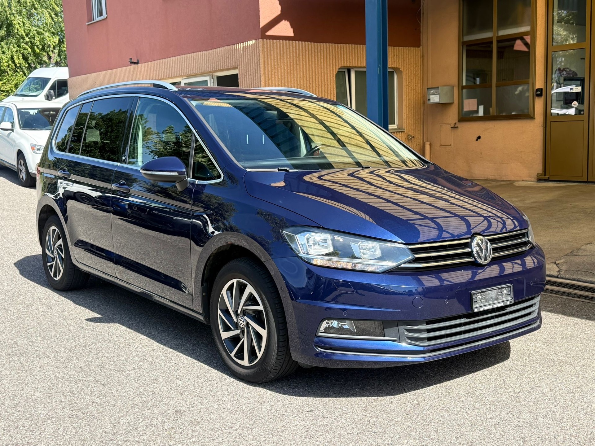 VW Touran 1.4 TSI BlueMotion High Line DSG-image-1